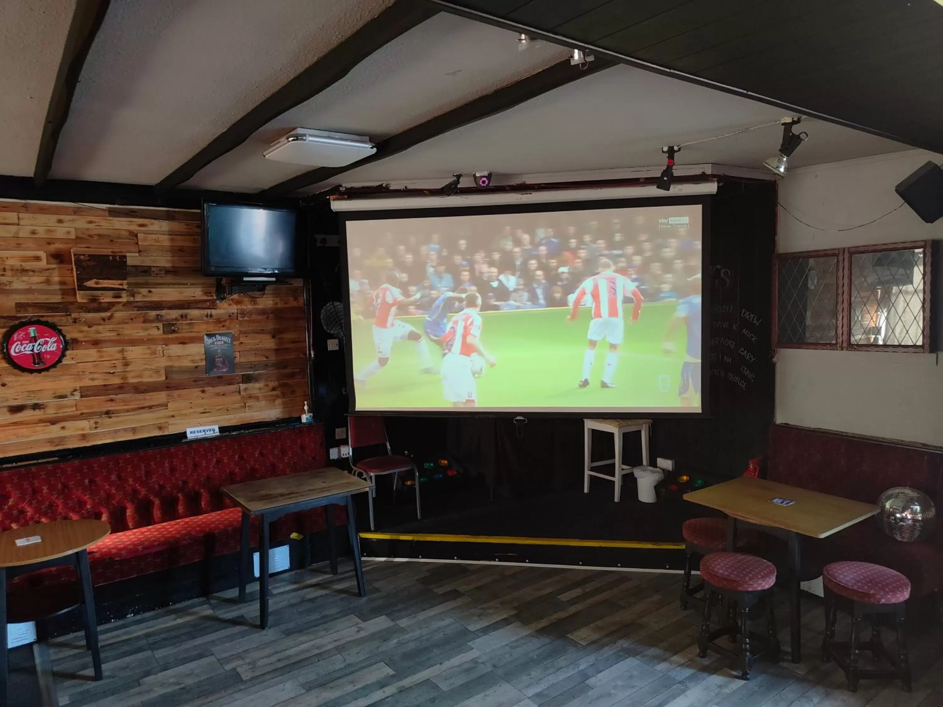Lounge or bar, TV/Entertainment Center in The Oddfellows Arms