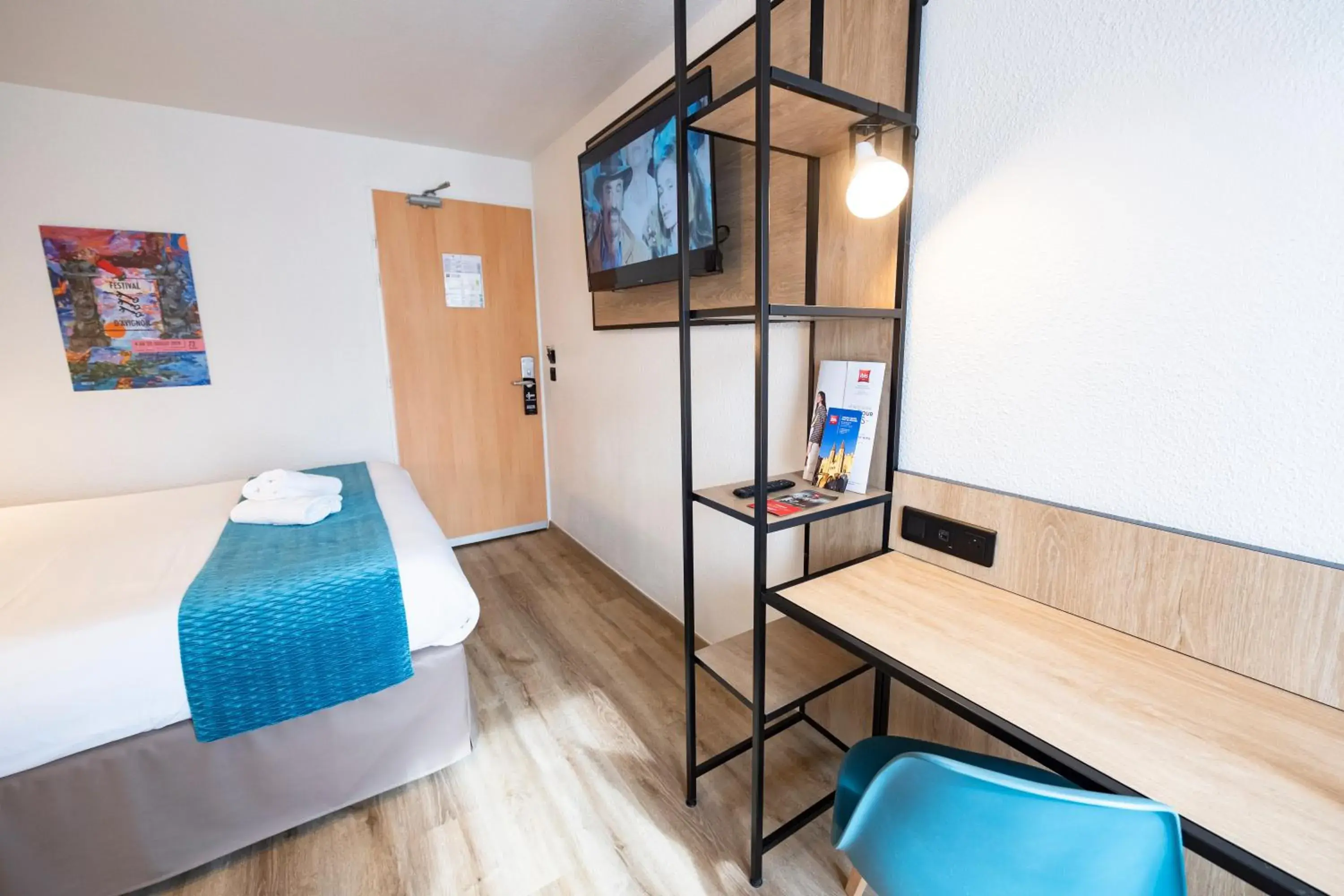 Bedroom, TV/Entertainment Center in ibis Avignon Centre Pont De L'Europe