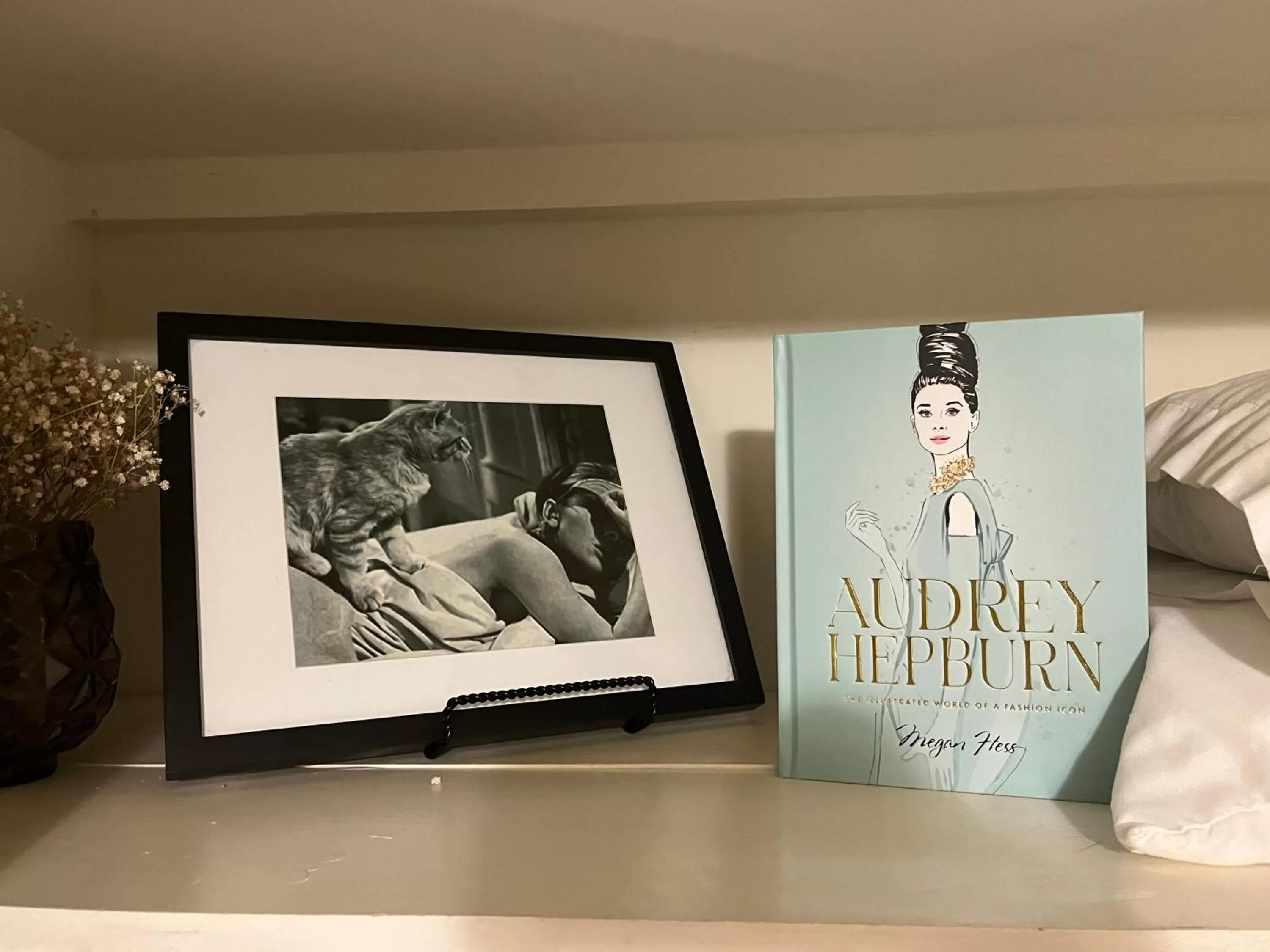 Decorative detail, Bed in The Beaumont House Natchez