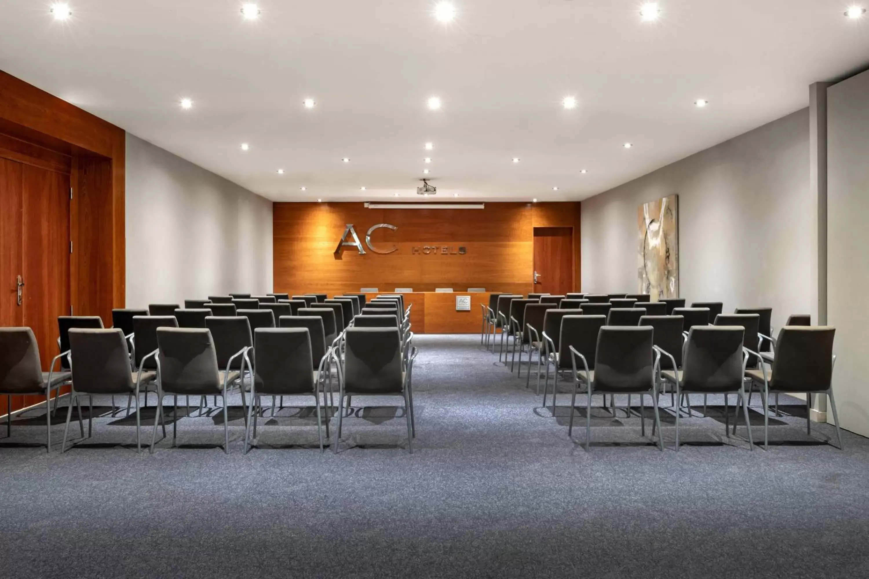 Meeting/conference room in AC Hotel Badajoz by Marriott
