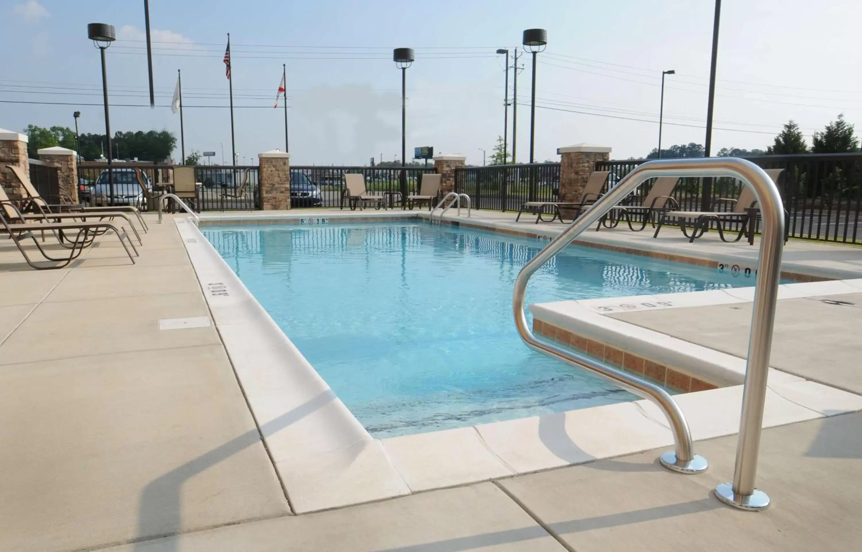 Pool view in Hampton Inn Gadsden/Attalla Interstate 59 Pool view in Hampton Inn Gadsden/Attalla Interstate 59