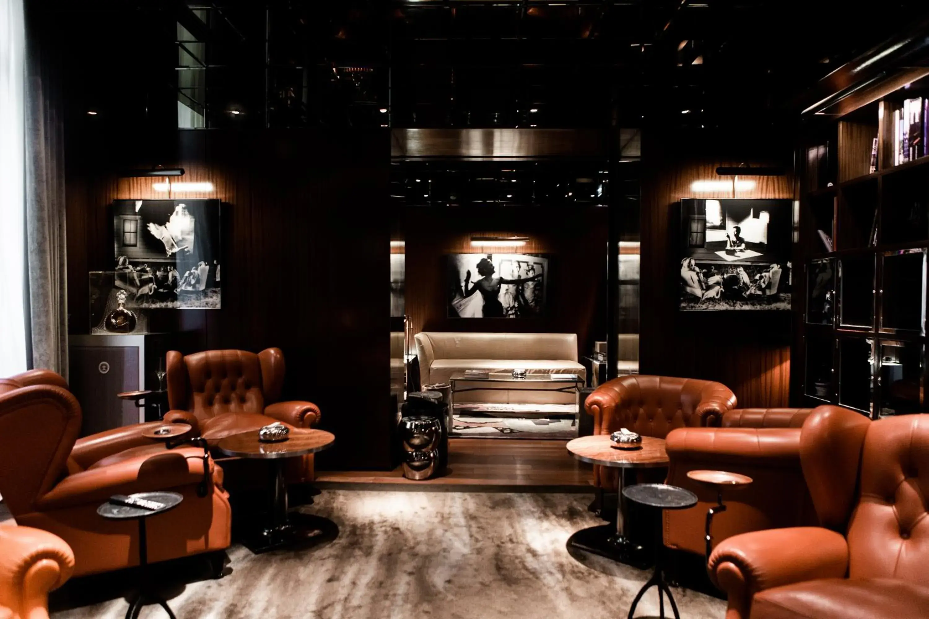 Lounge or bar in Le Royal Monceau Hotel Raffles Paris