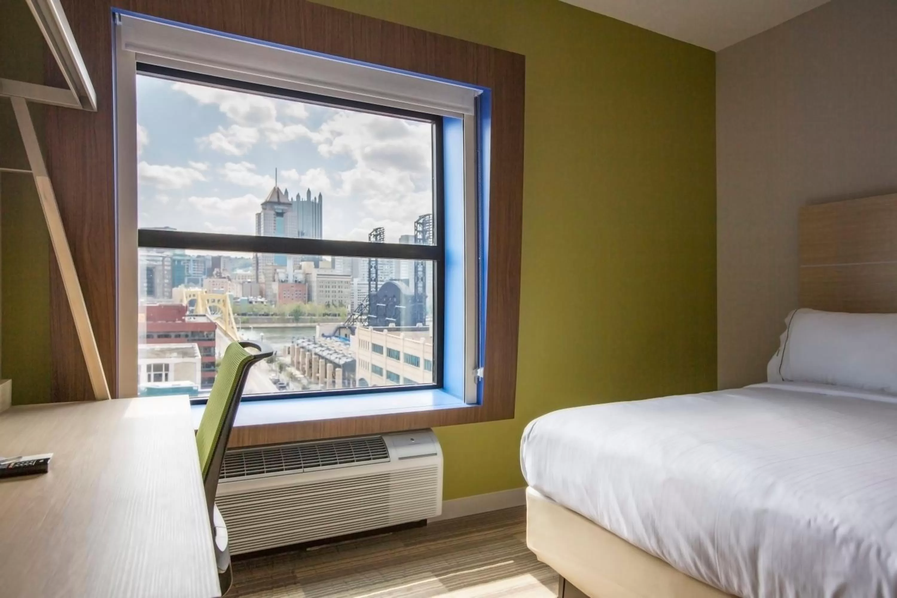 Suite with View - Non-Smoking in Holiday Inn Express & Suites Pittsburgh North Shore by IHG