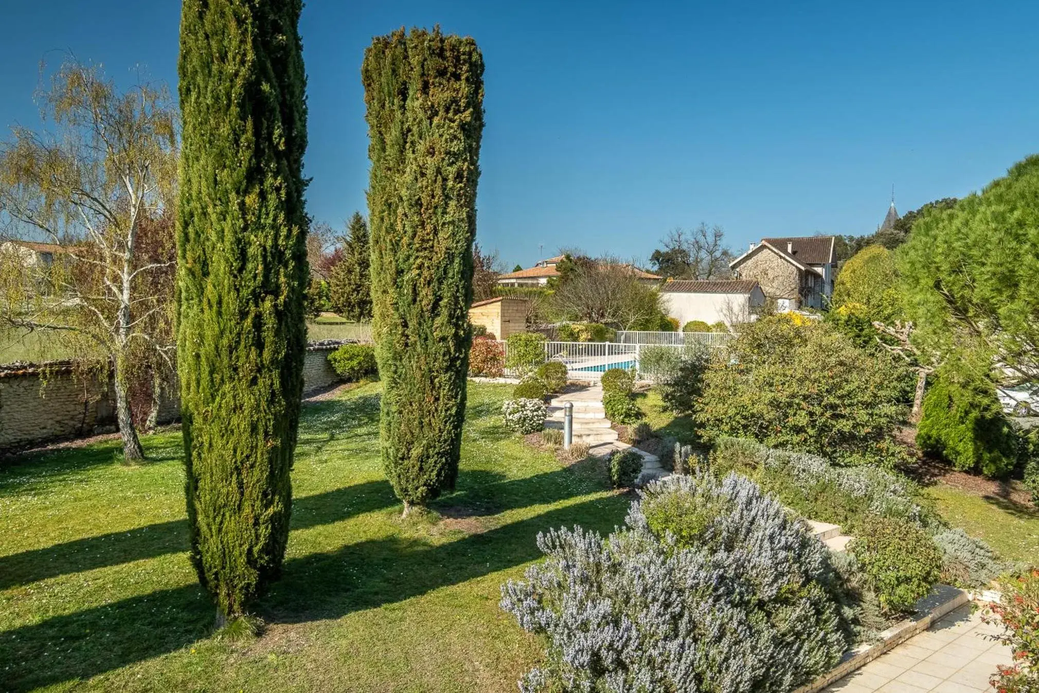 Garden in Domaine de l'Echassier, The Originals Relais