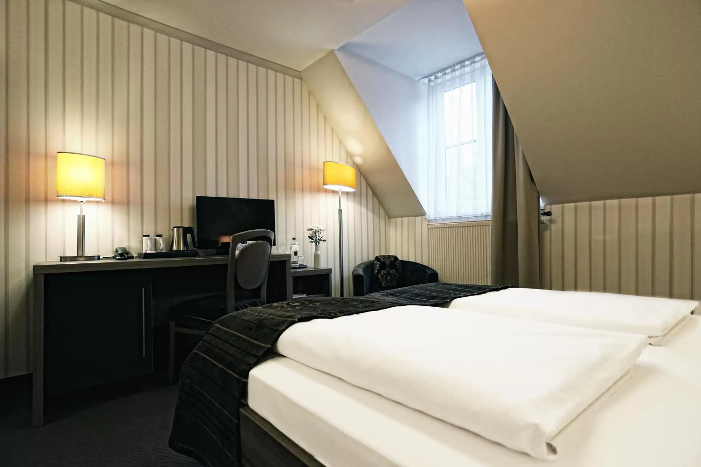 Photo of the whole room, Bed in Konsumhotel Dorotheenhof Weimar