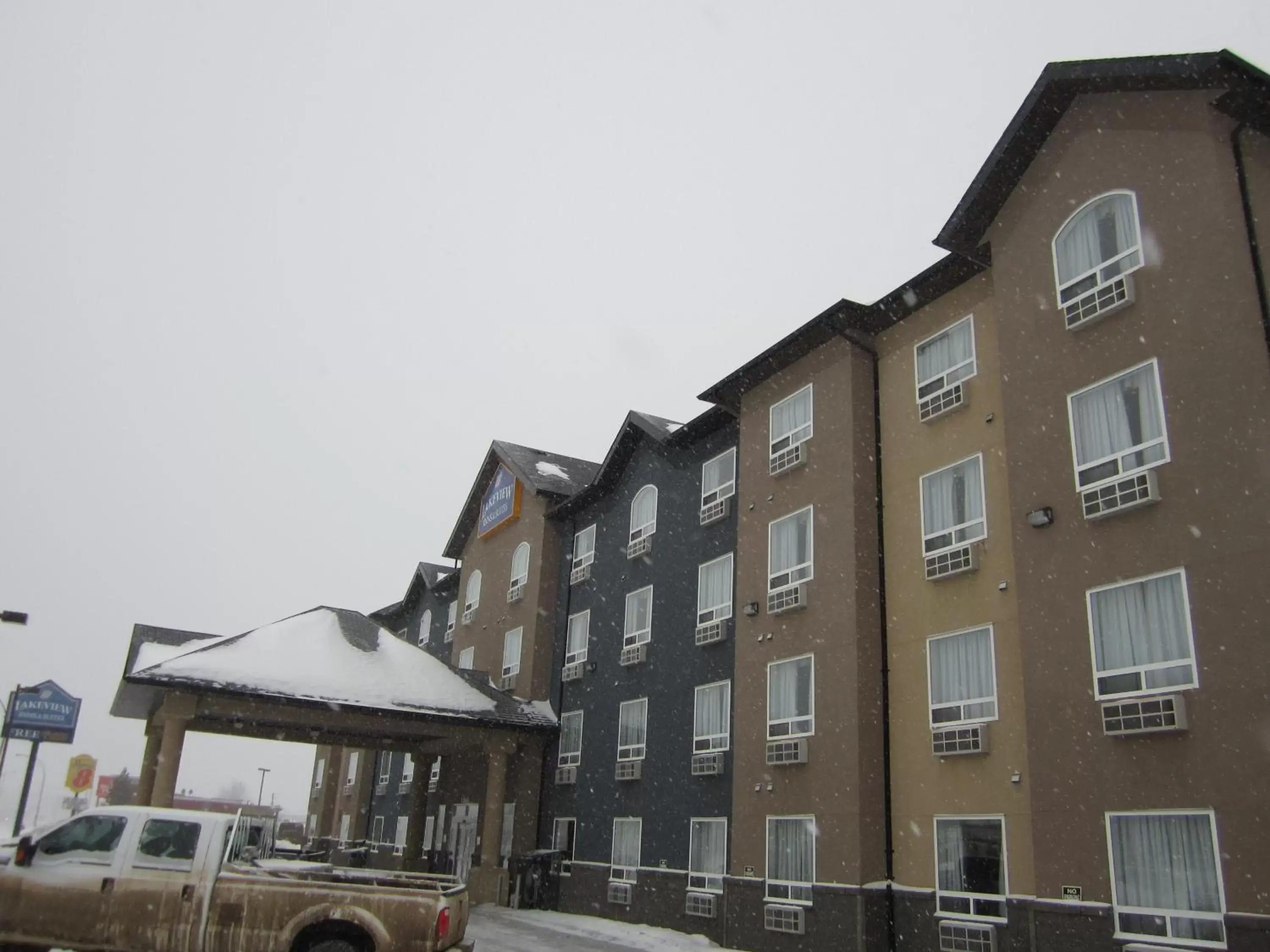 Facade/entrance, Property Building in Lakeview Inns & Suites - Fort Nelson
