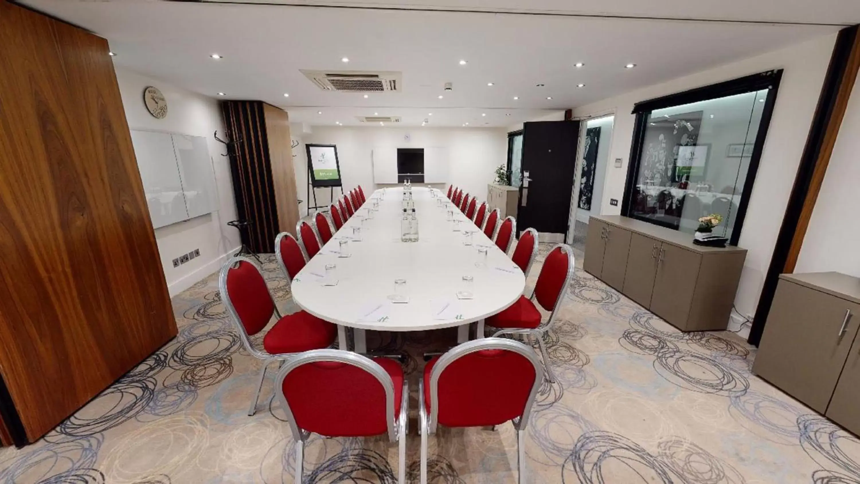 Meeting/conference room in Holiday Inn London Camden Lock, an IHG Hotel