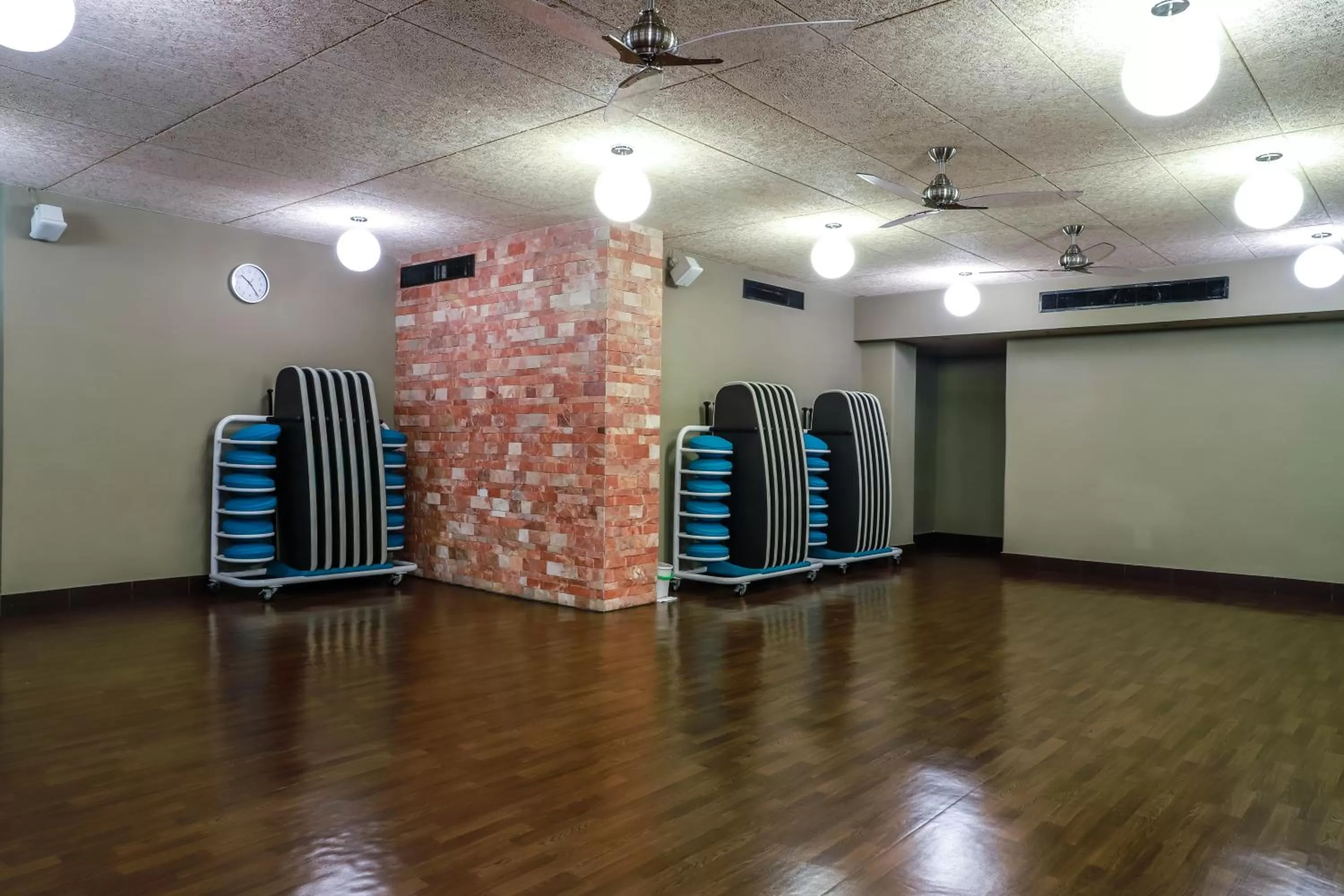 Fitness centre/facilities in Porto Playa Condo Hotel and Beach Club