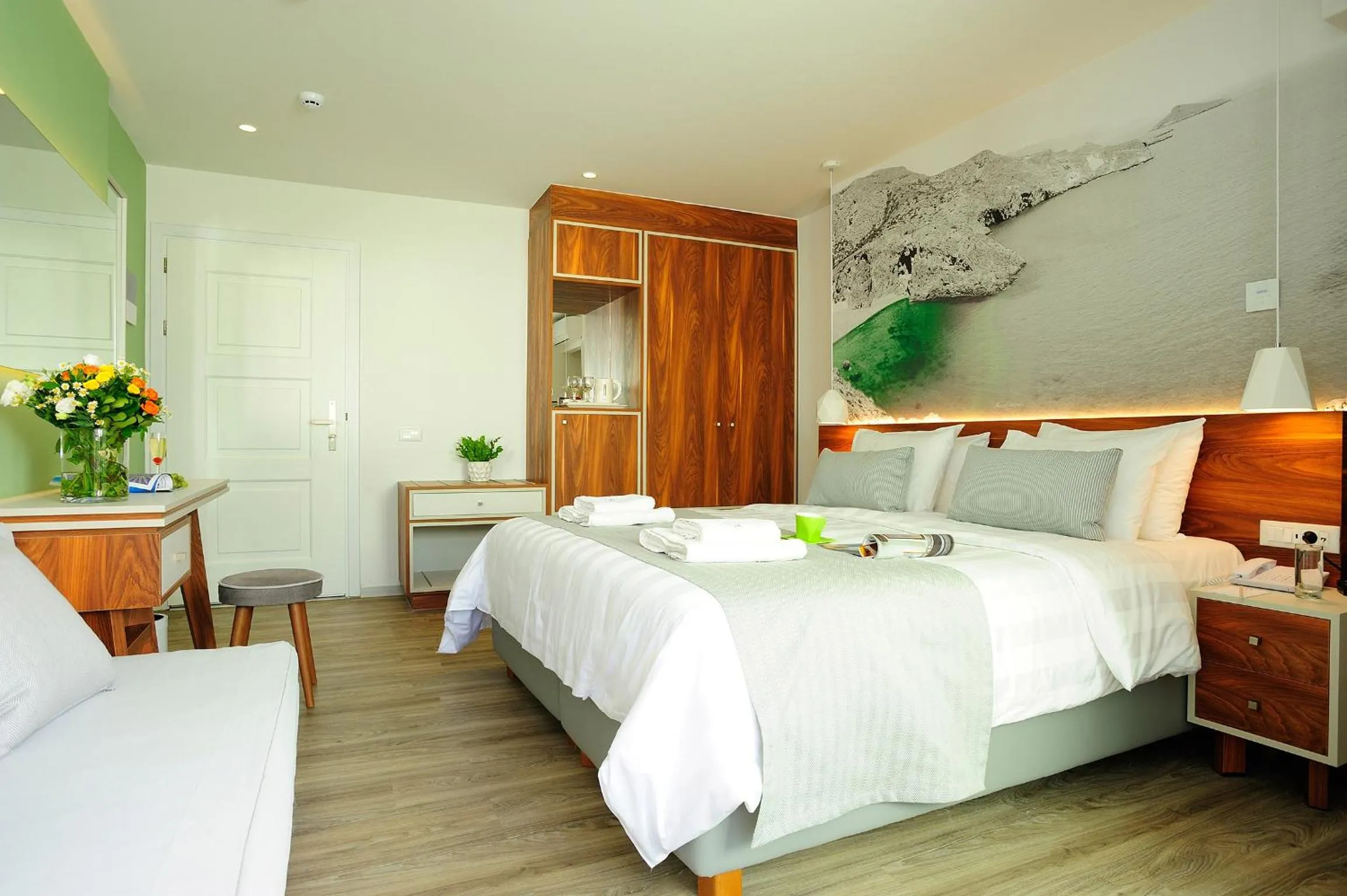 TV and multimedia, Bed in Atrium Ambiance Hotel