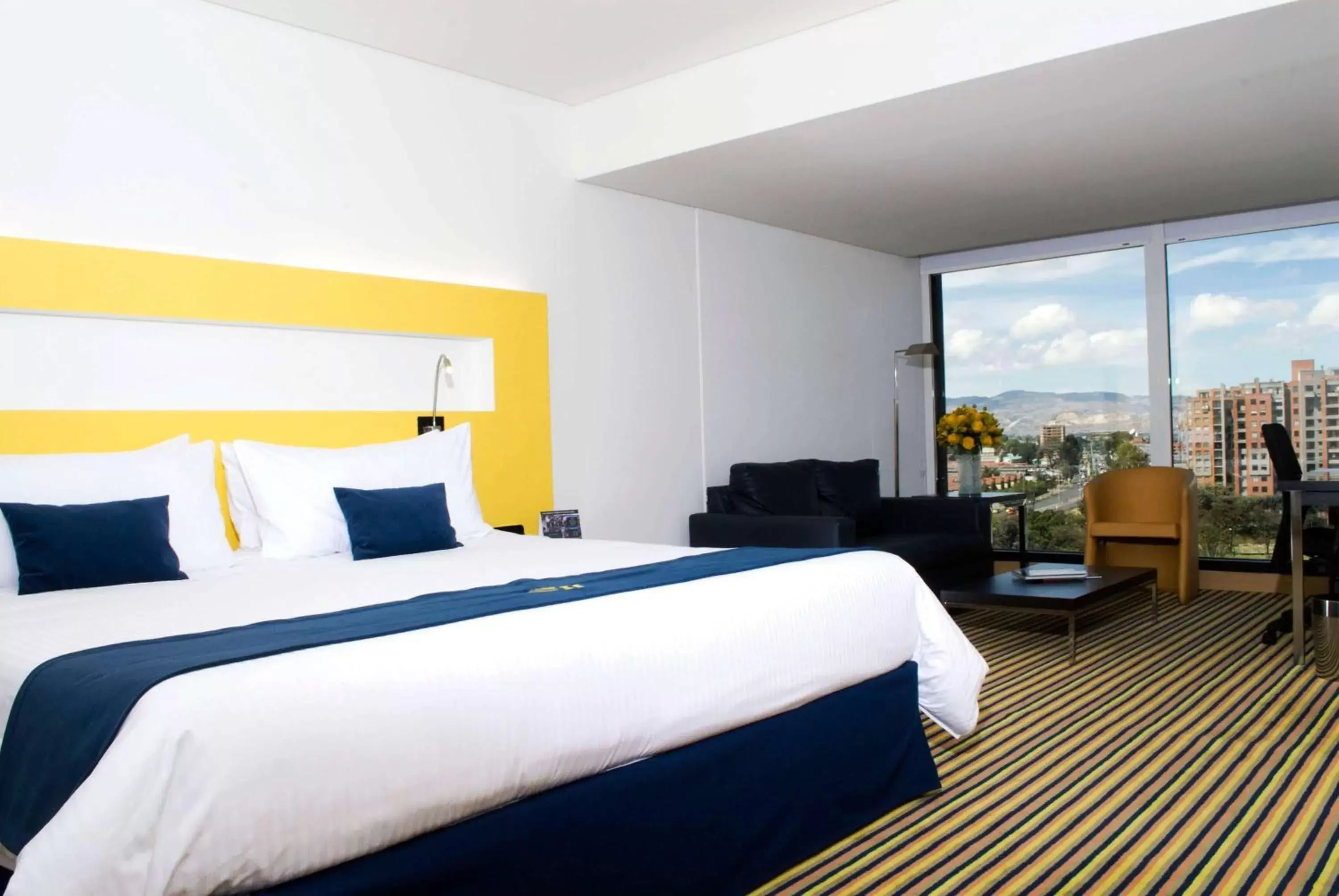 Photo of the whole room, Bed in Wyndham Bogota