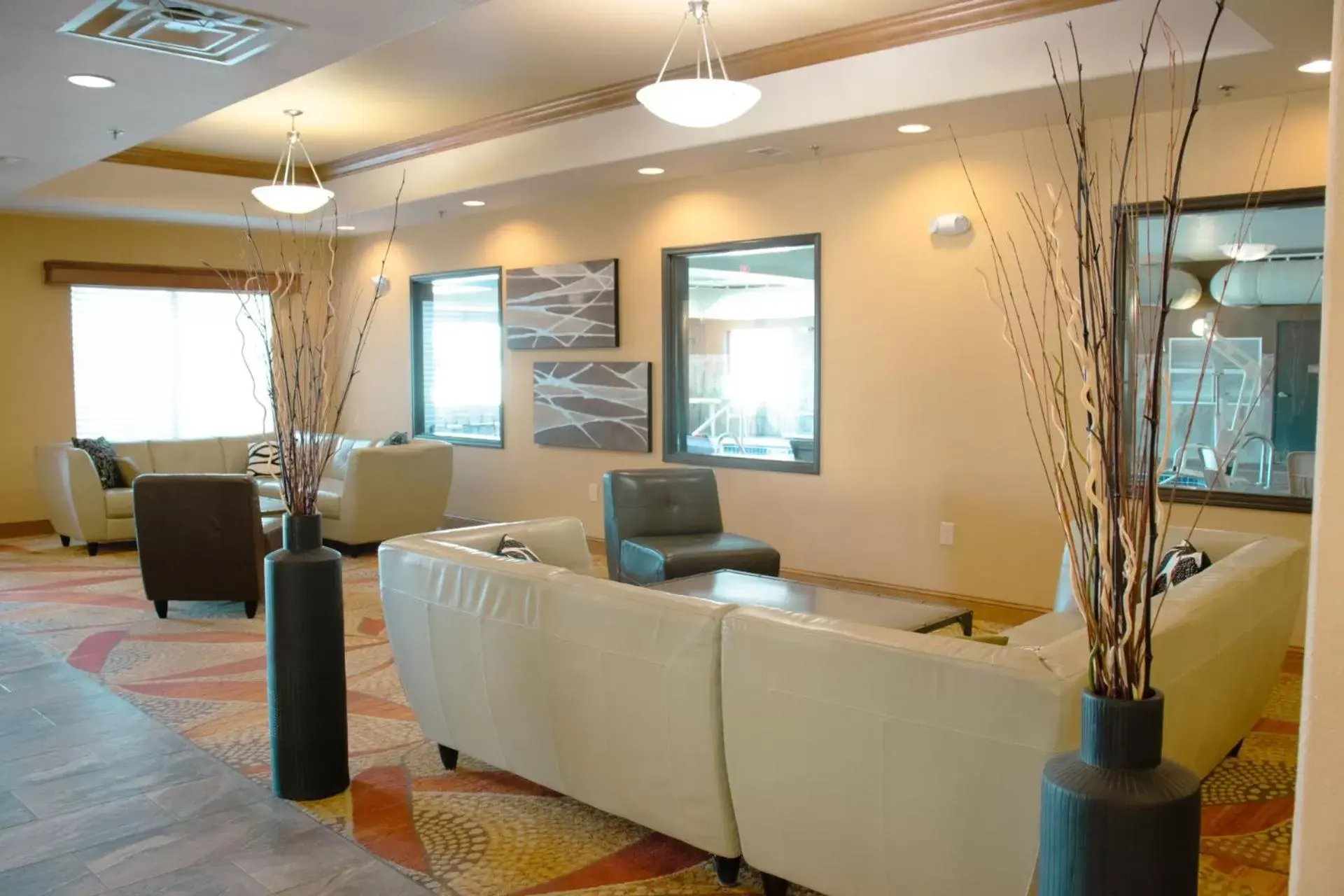 Seating area, Lobby/Reception in Expressway Suites of Grand Forks