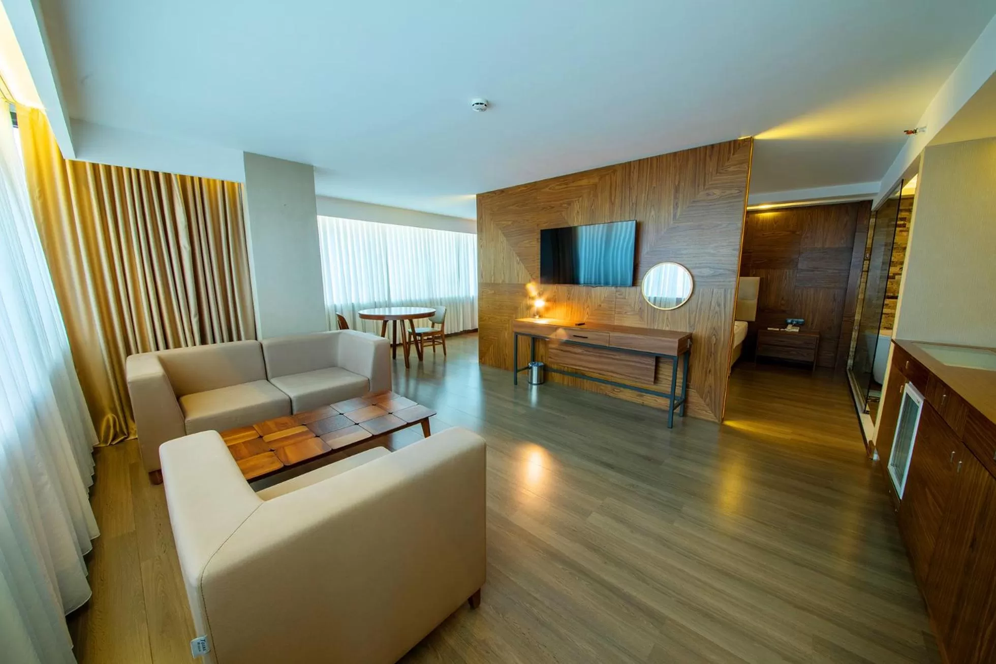 Living room, Bed in Ramada Plaza by Wyndham Samsun