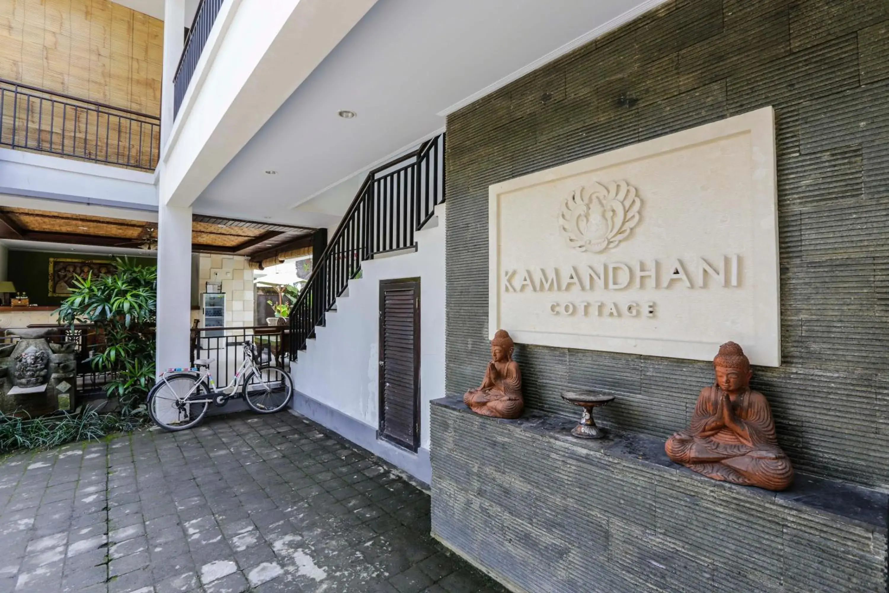 Facade/entrance, Lobby/Reception in Kamandhani Cottage