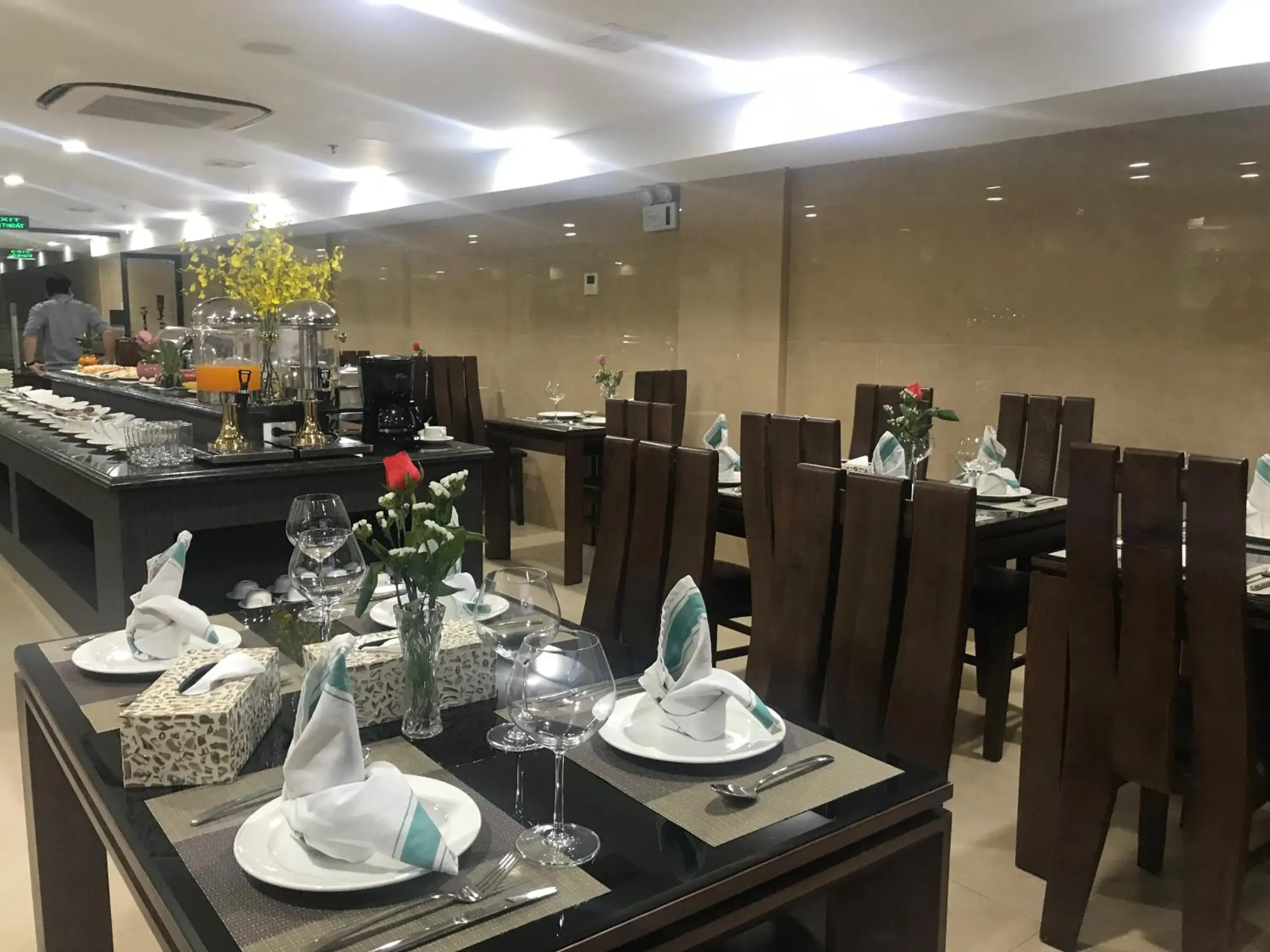 Restaurant/Places to Eat in Marina Hotel Hanoi