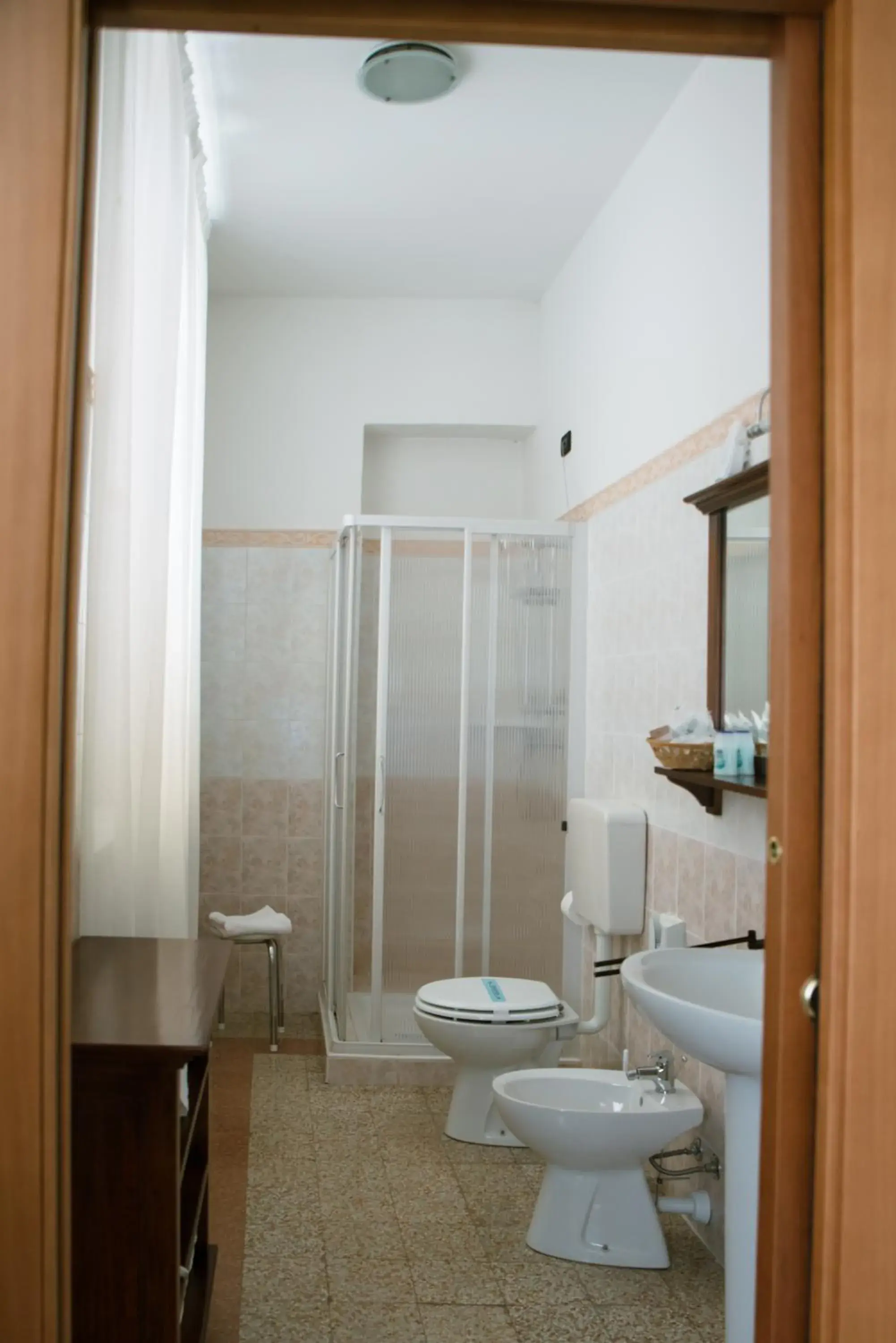 Shower, Bathroom in Il Convento