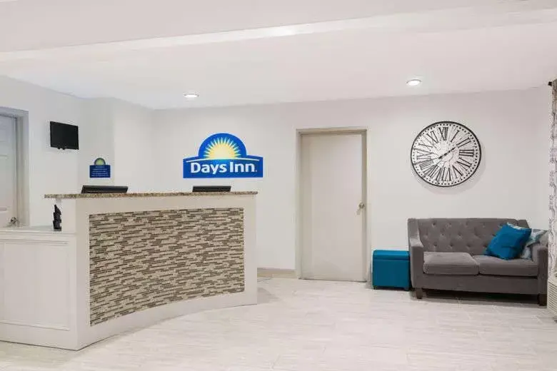 Lobby or reception, Lobby/Reception in Days Inn & Suites by Wyndham Sellersburg