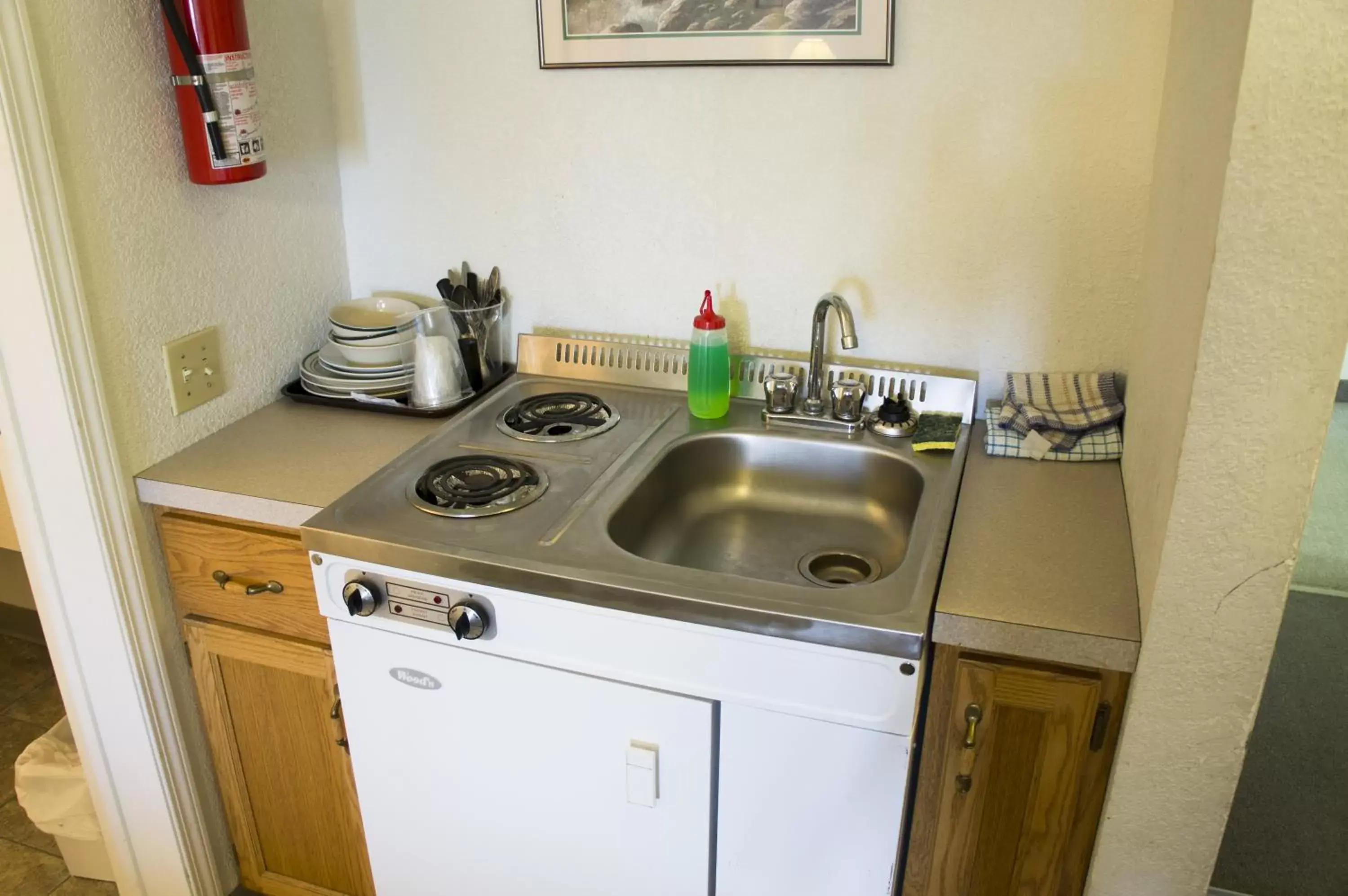 Area and facilities, Kitchen/Kitchenette in Lazy J Motel