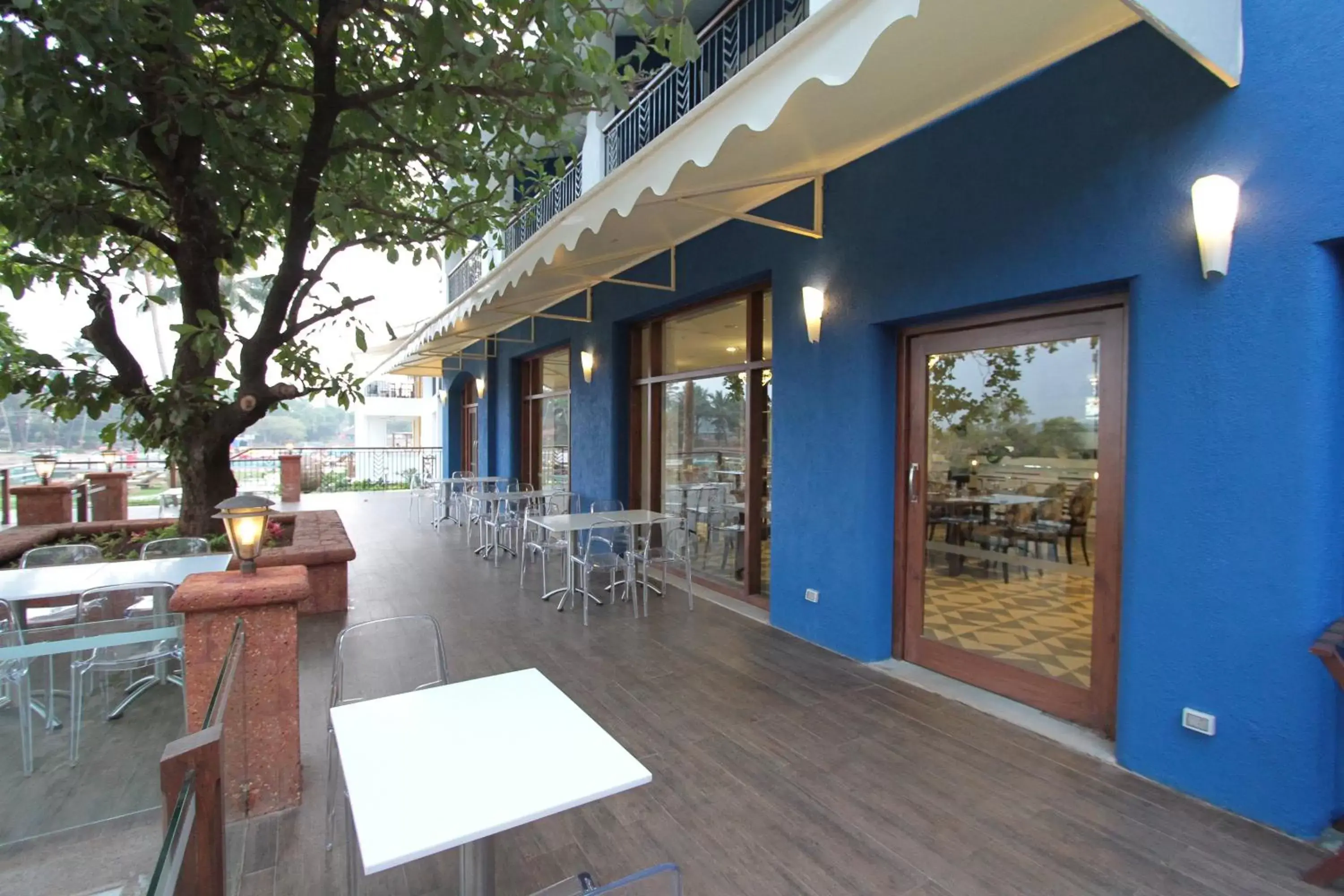 Restaurant/places to eat in Acron Waterfront Resort Restaurant/places to eat in Acron Waterfront Resort