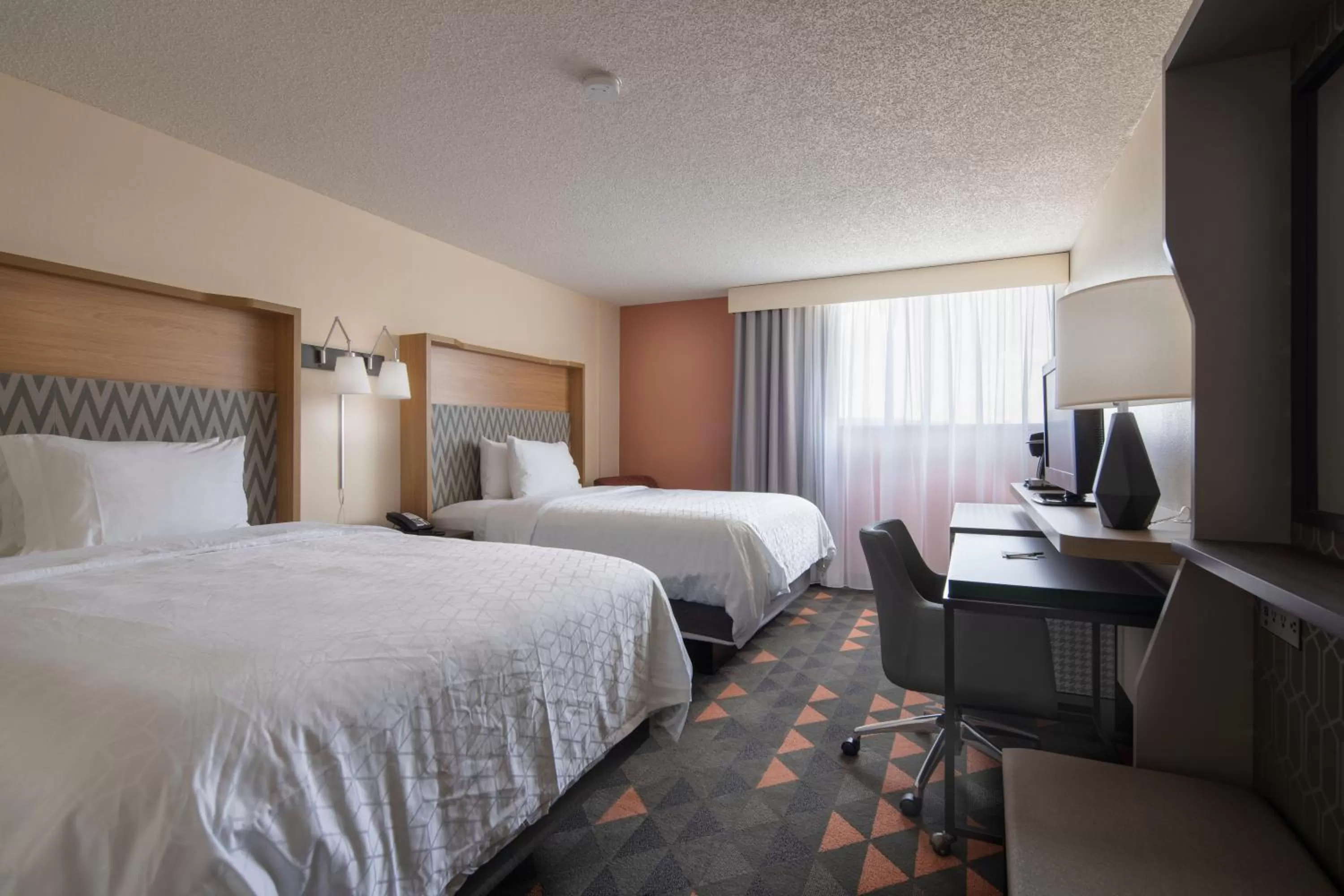 Photo of the whole room, Bed in Holiday Inn Asheville - Biltmore West by IHG