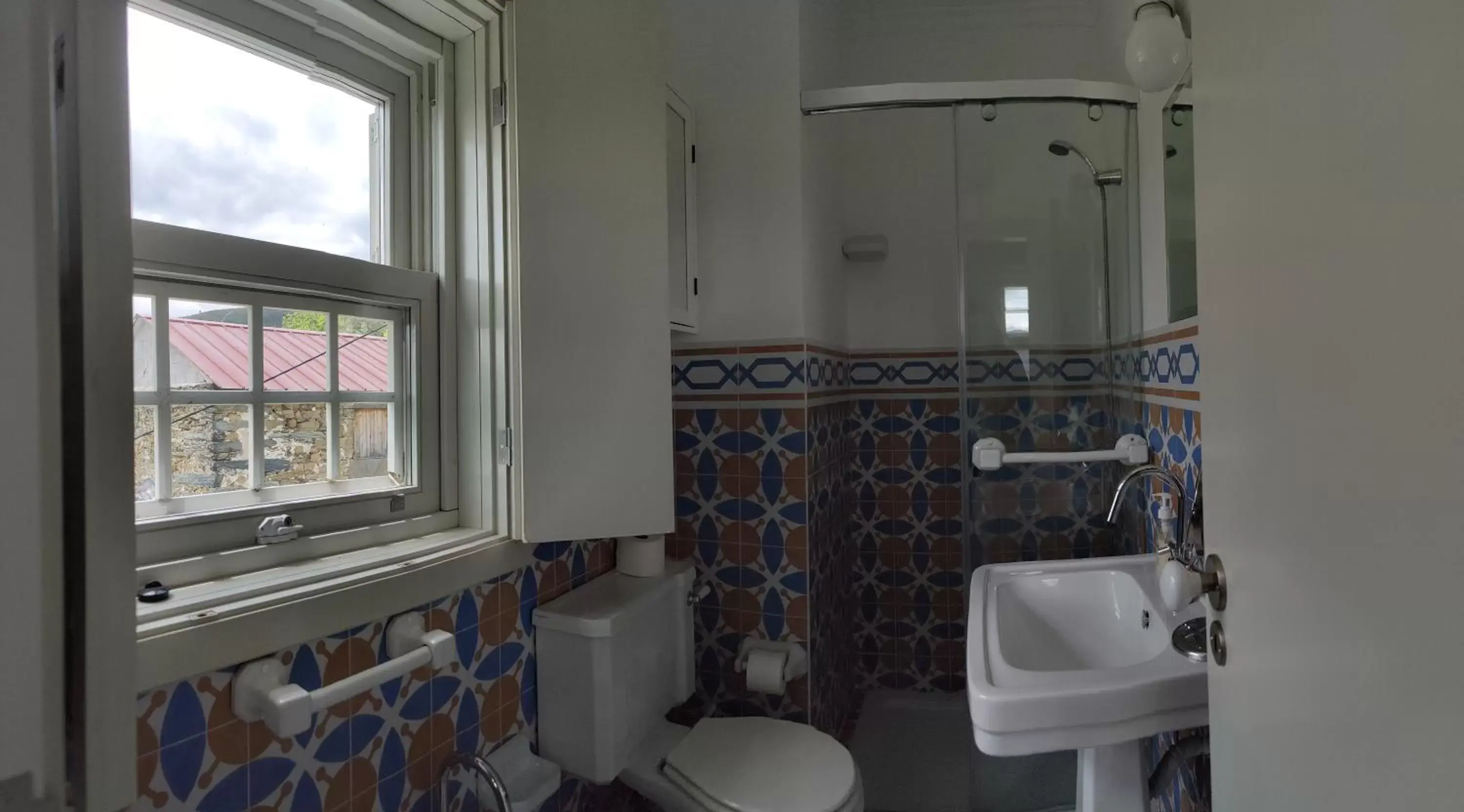 Bathroom in Vila Nazaré