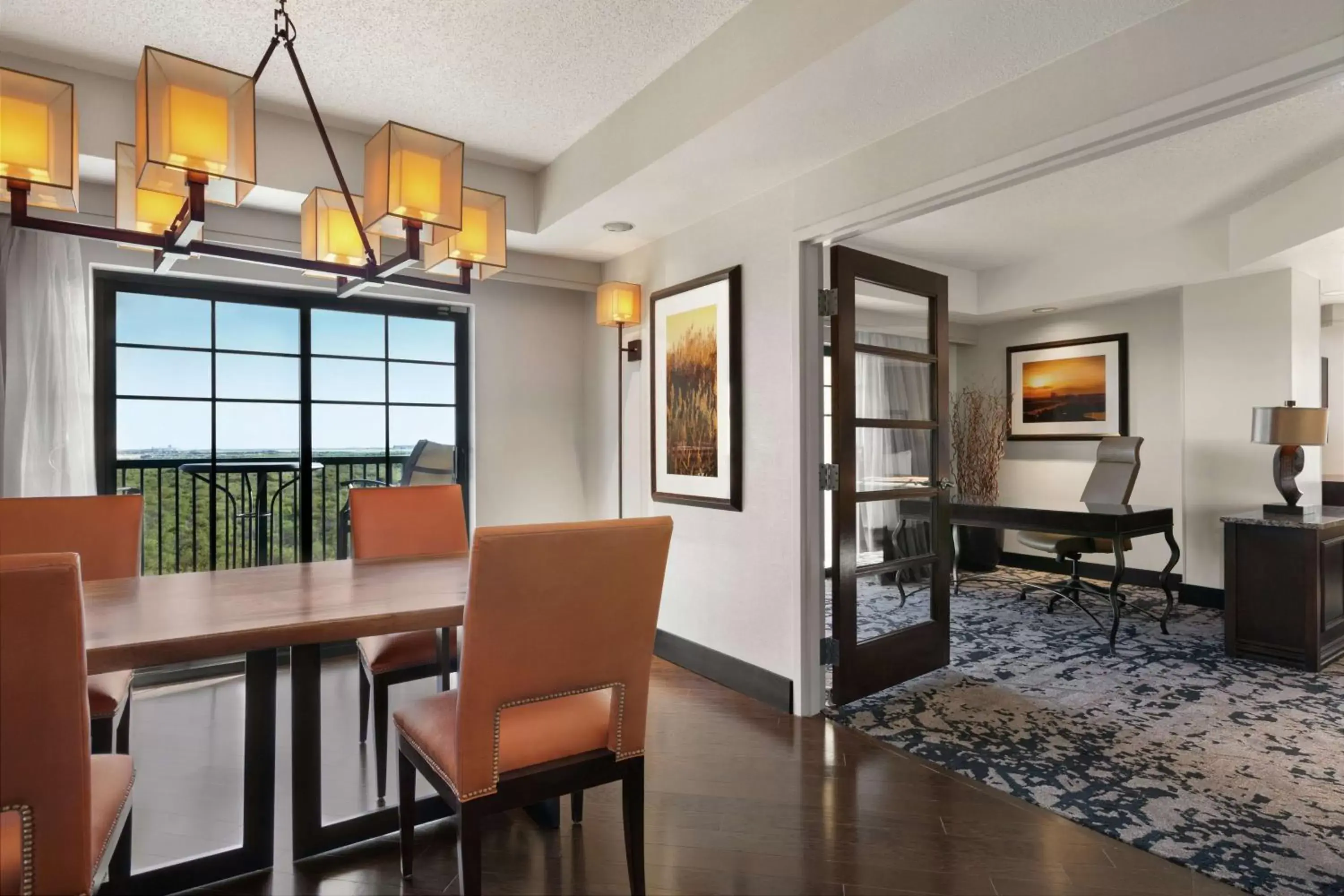Bedroom, Dining Area in Embassy Suites Dallas - DFW Airport North