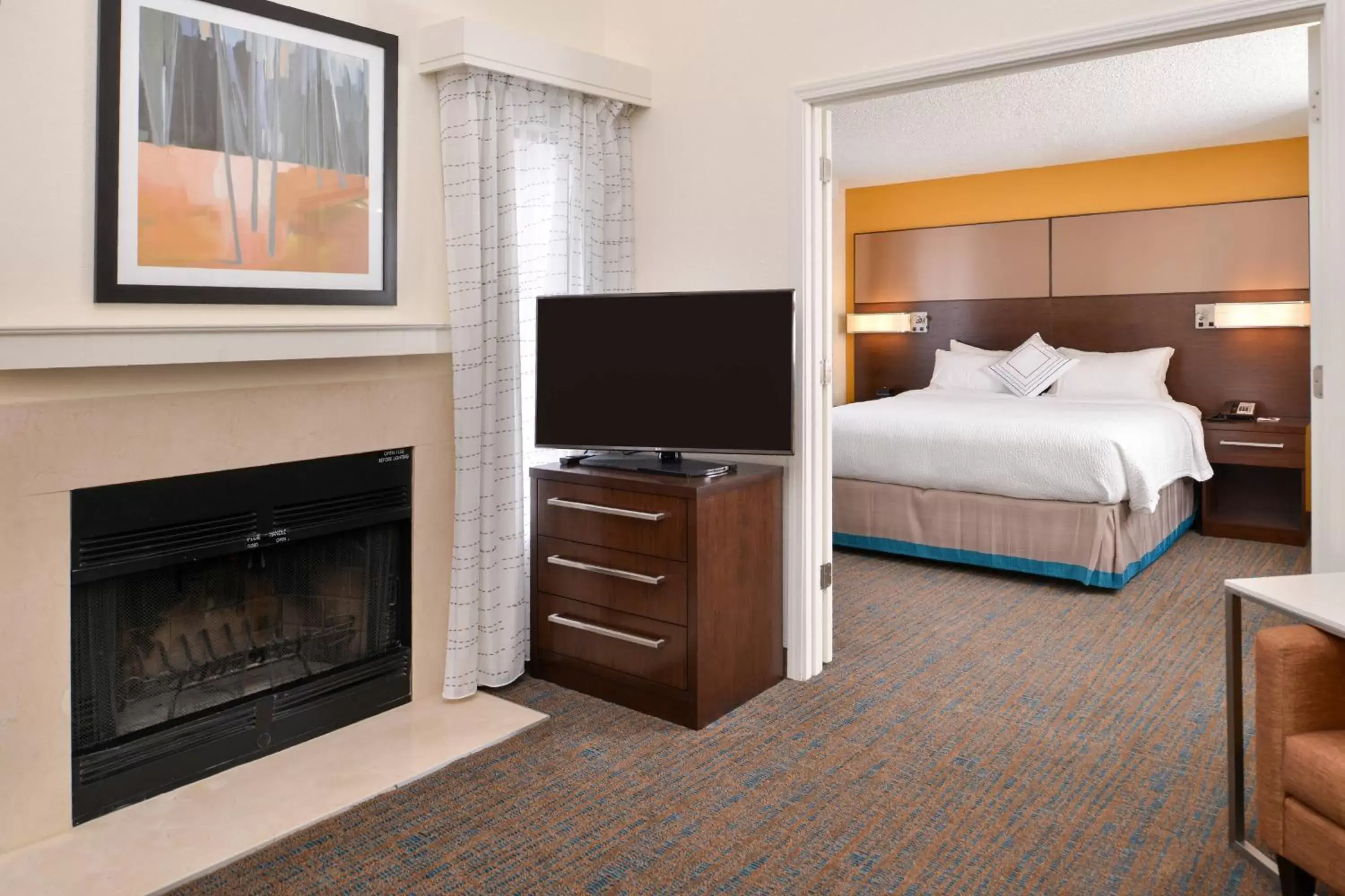 Living room, TV/Entertainment Center in Residence Inn by Marriott Boise Downtown/University