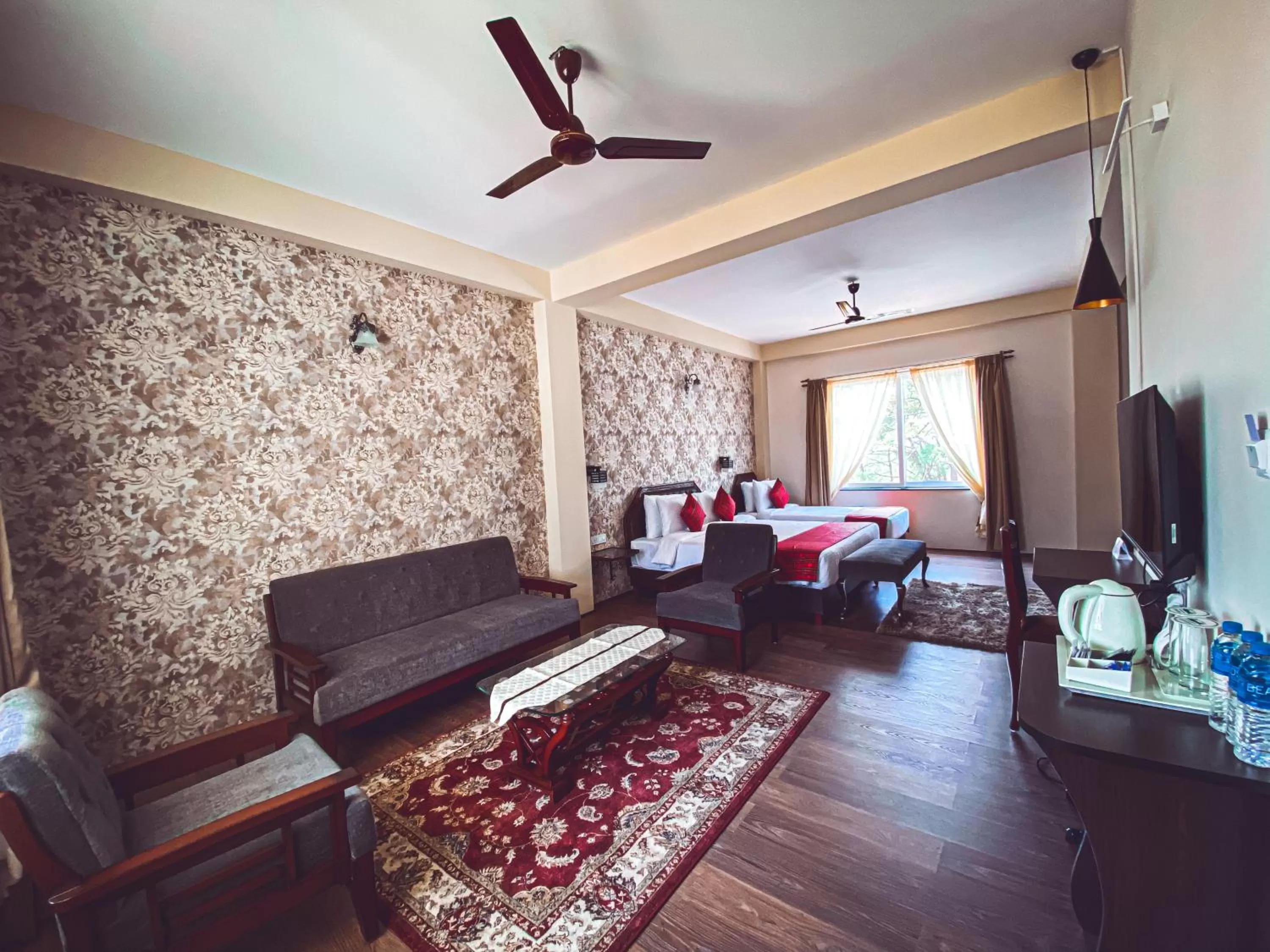 Living room, Seating Area in Windermere Inn