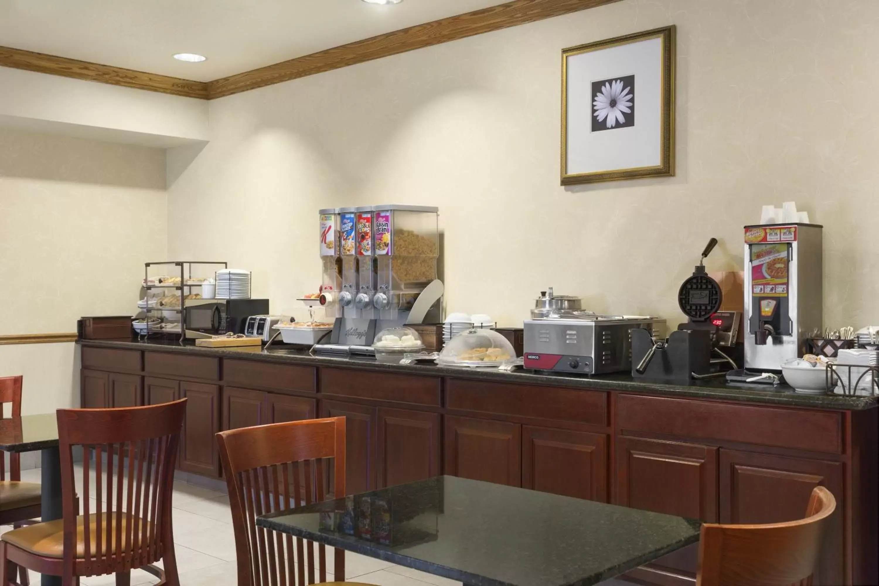 Buffet breakfast, Restaurant/Places to Eat in Country Inn & Suites by Radisson, Columbia, MO