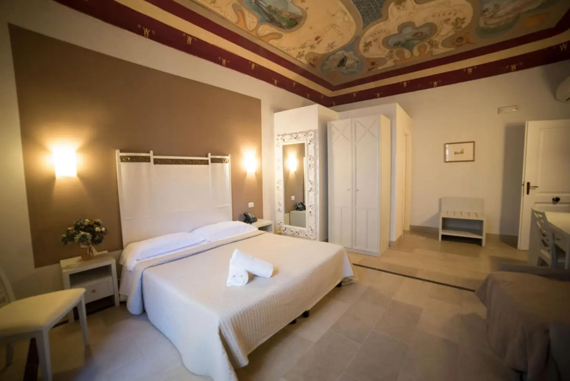 Photo of the whole room, Bed in Hotel Gargallo