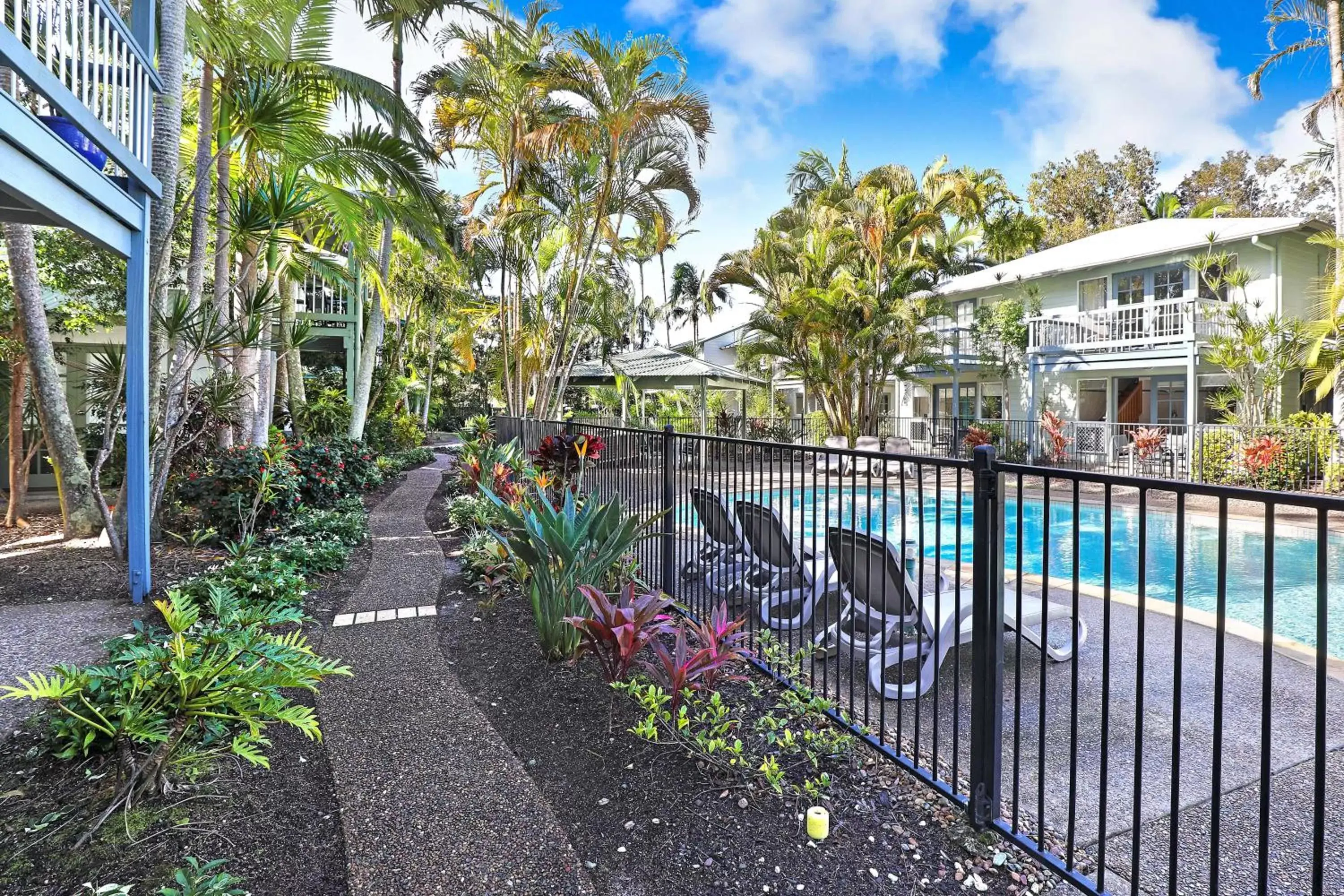 Pool view, Swimming Pool in Coral Beach Noosa Resort