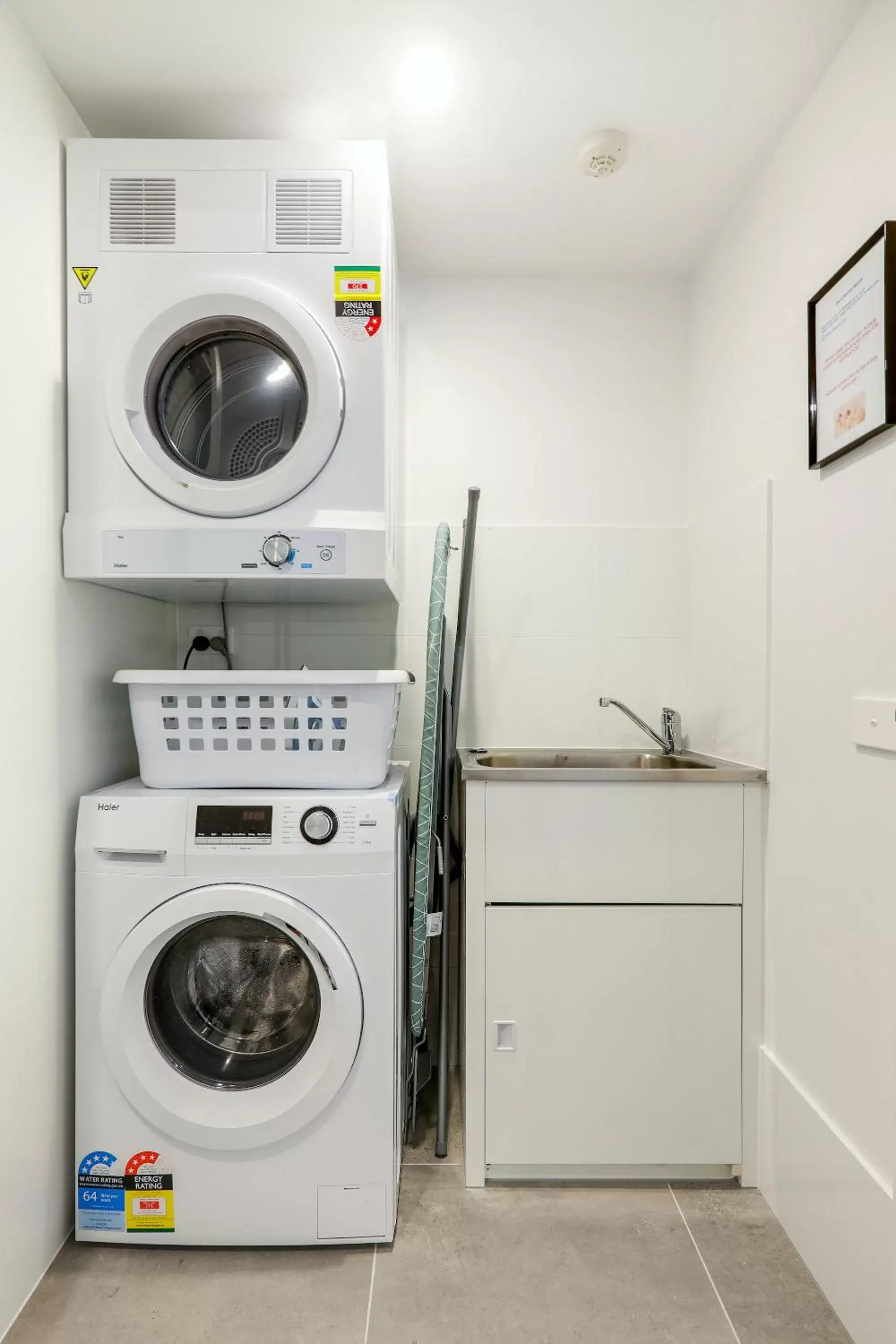 laundry, Kitchen/Kitchenette in The Breakers