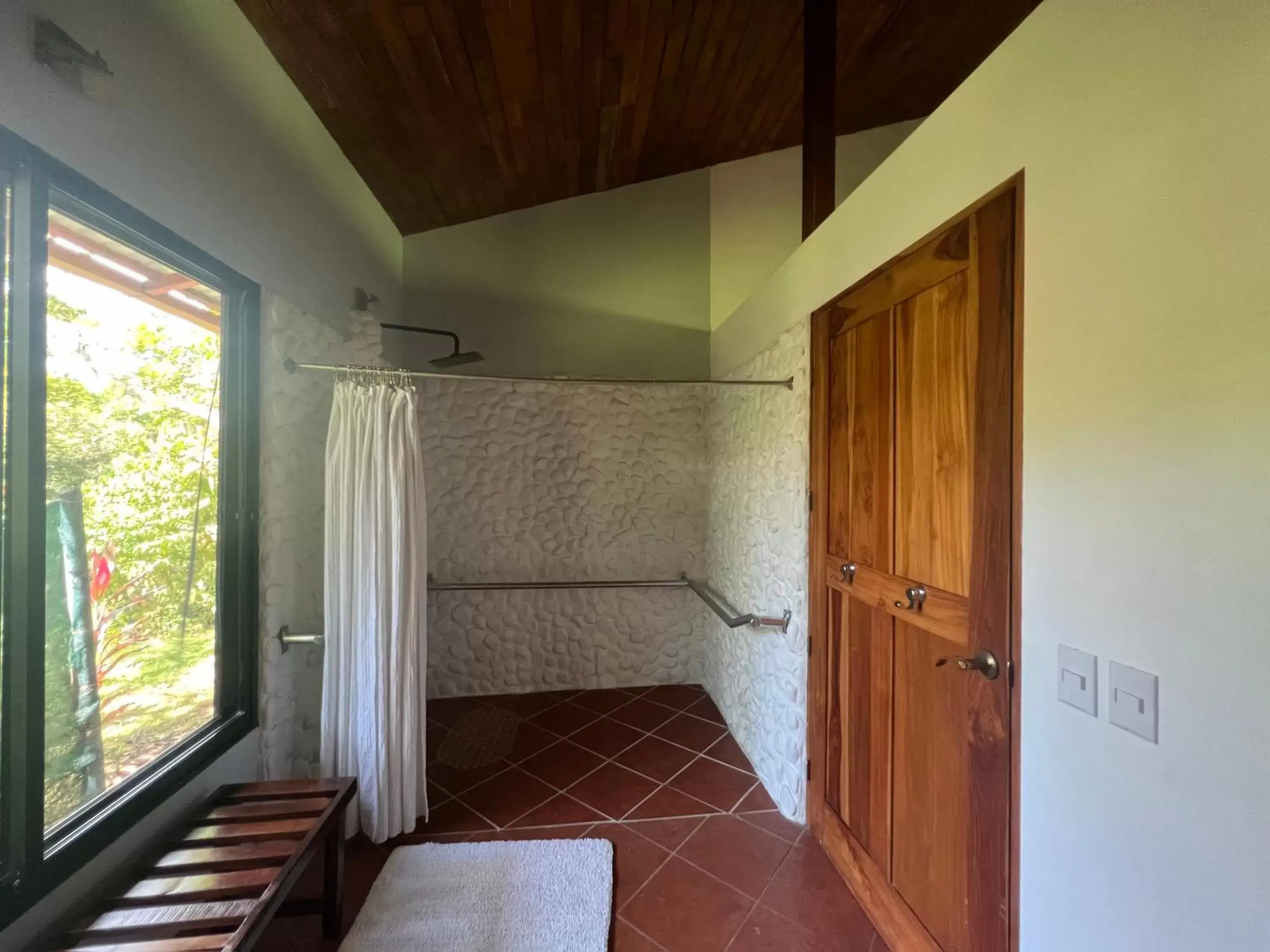 Shower in Blue Banyan Inn