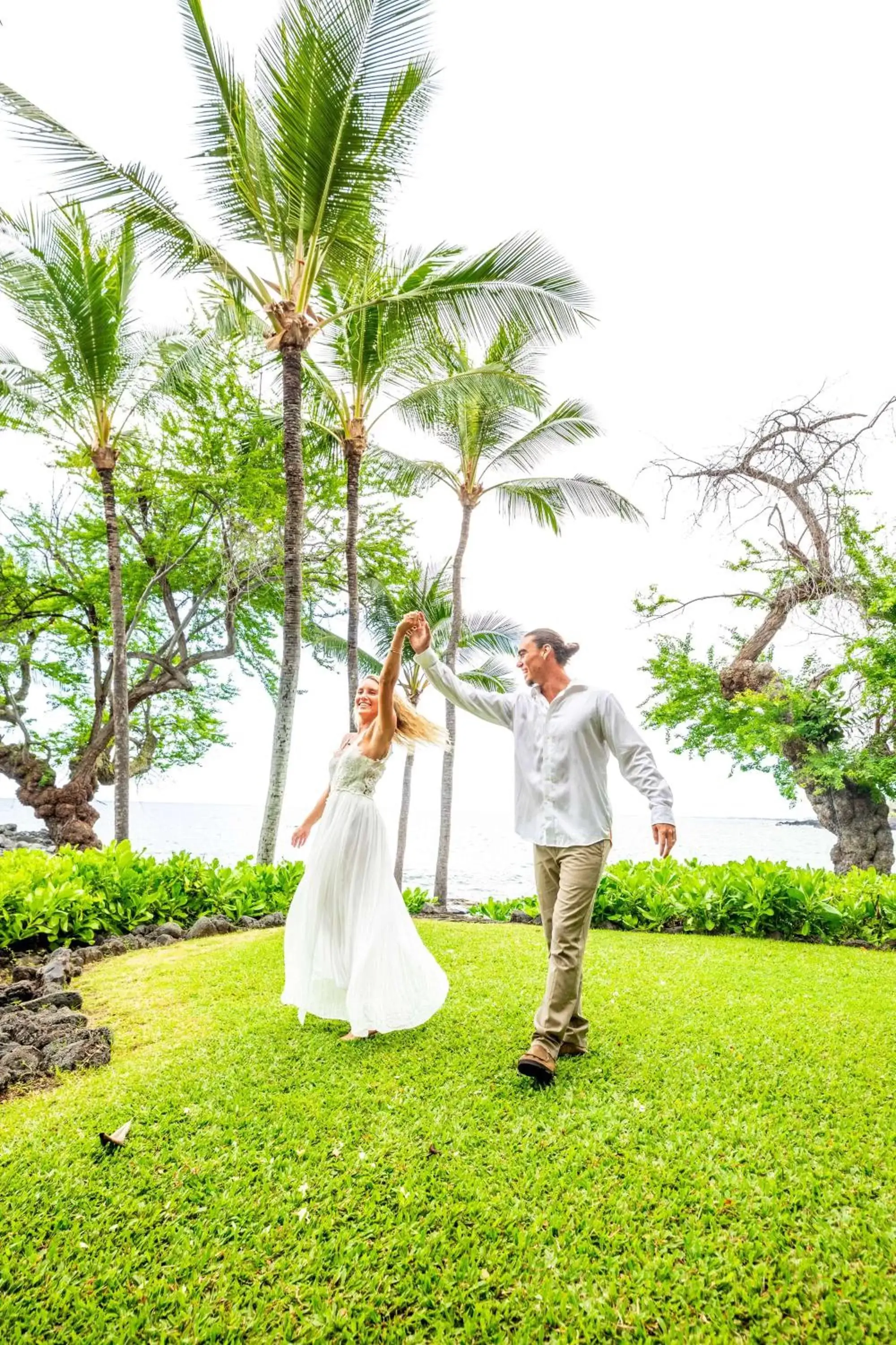 wedding in Outrigger Kona Resort and Spa