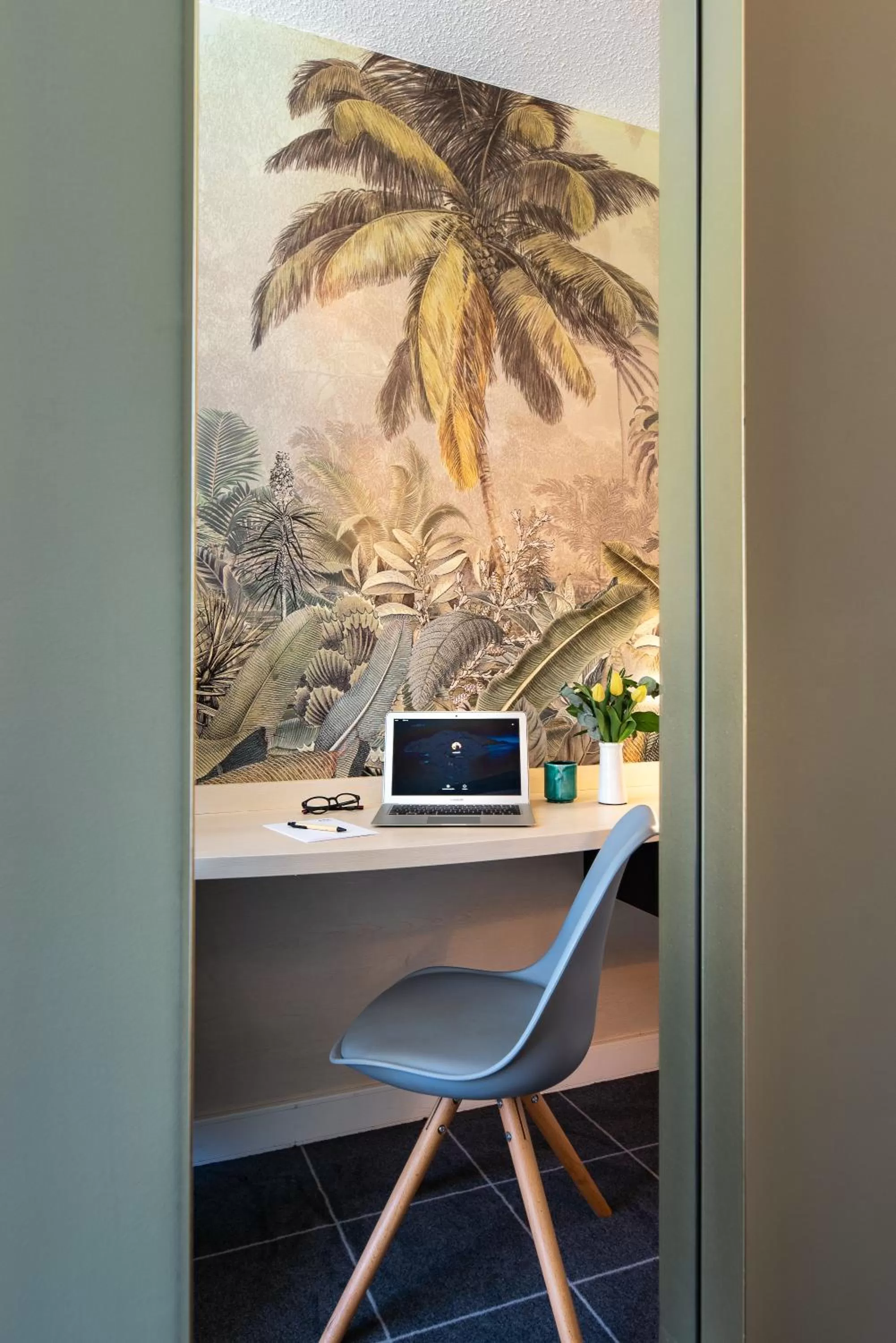 Property building in Best Western Hotel du Lac Dunkerque- Restaurant ouvert 7/7 midi et soir