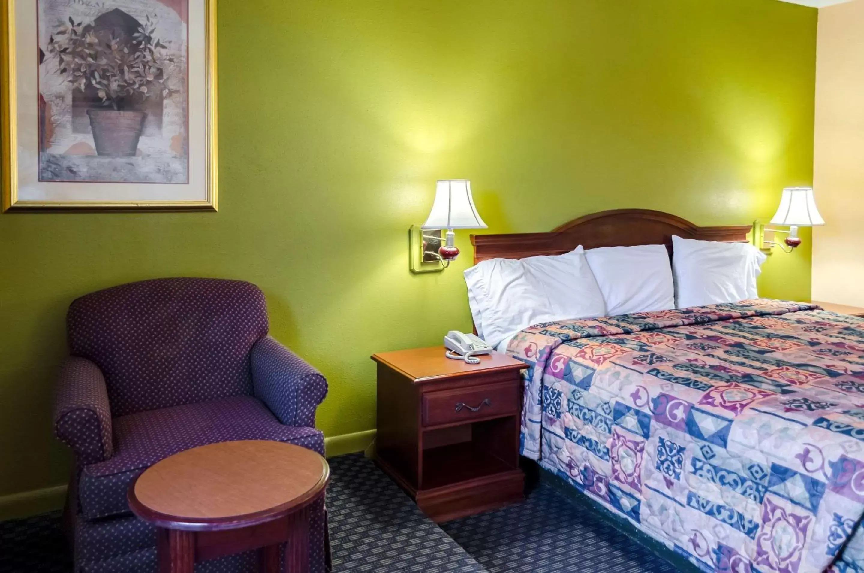 Photo of the whole room, Bed in Rodeway Inn Vicksburg