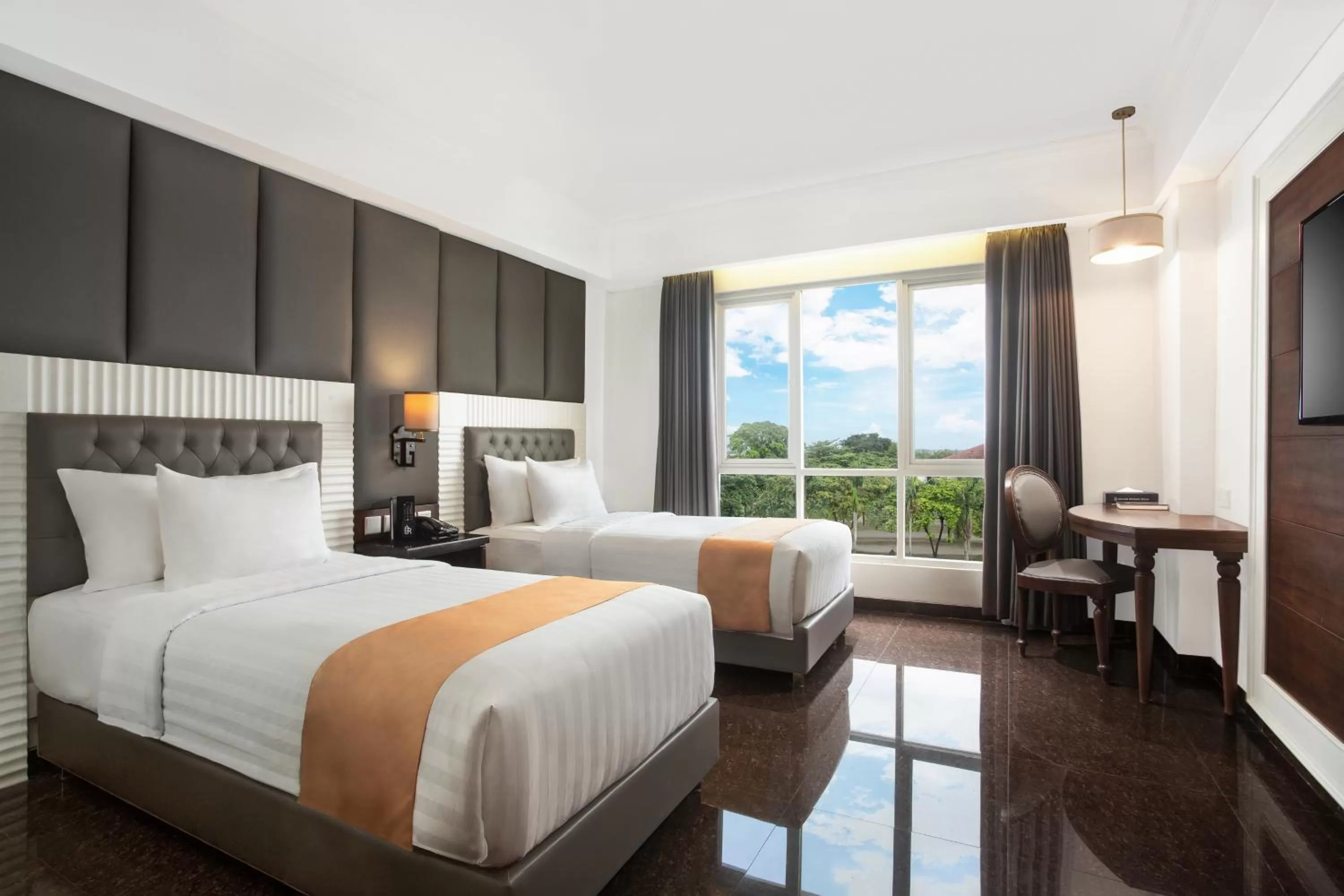 Photo of the whole room, Bed in Grand Rohan Jogja