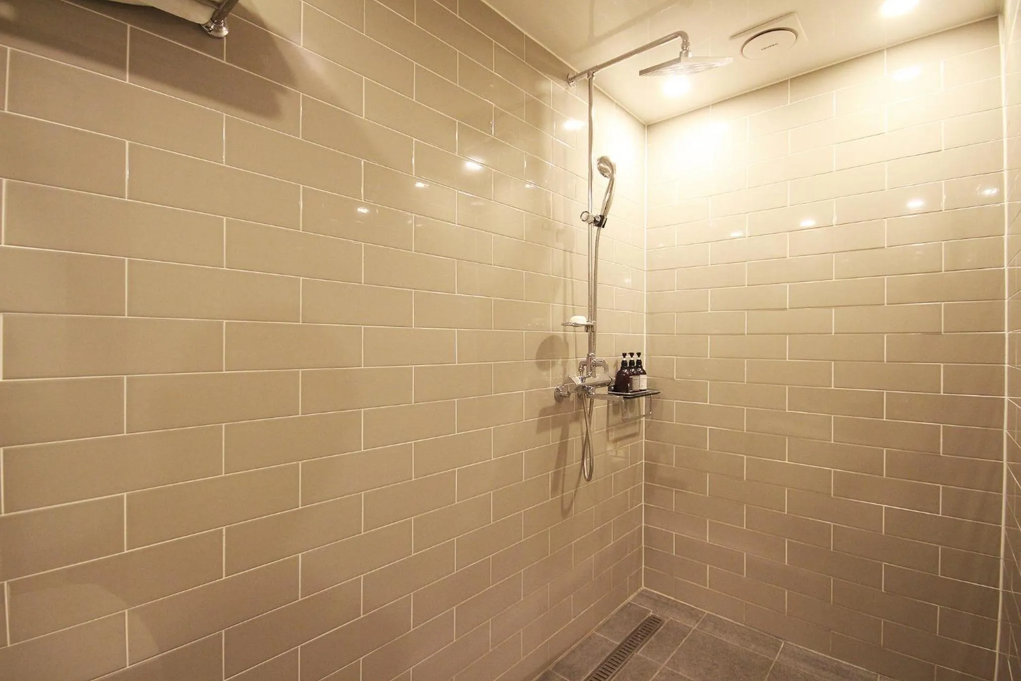 Shower in Hotel Gray