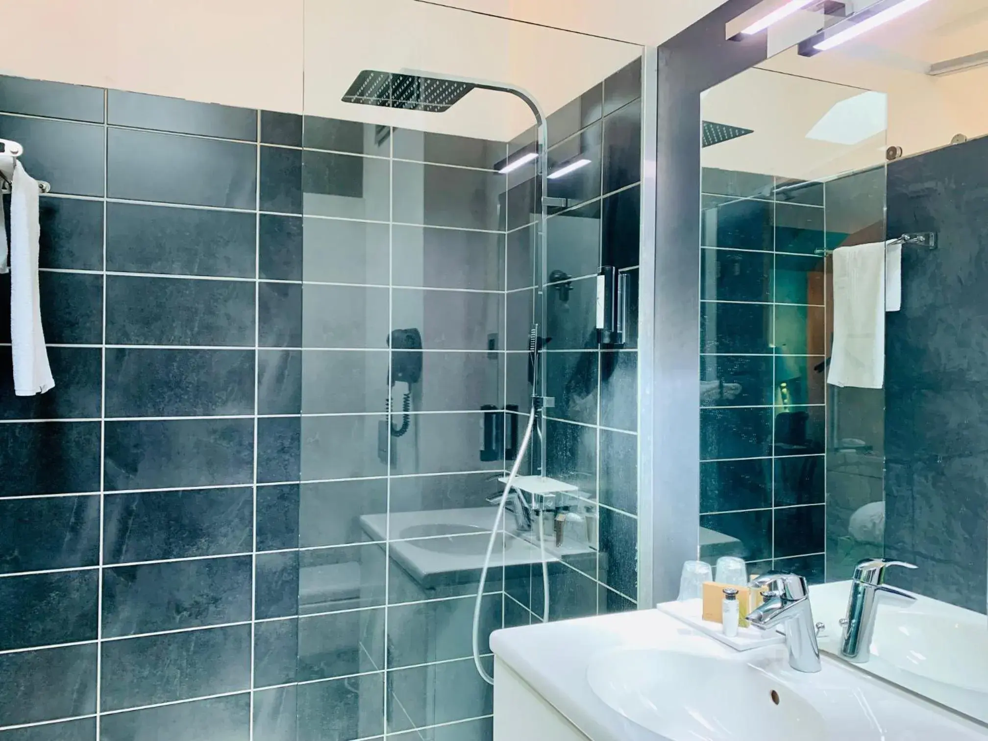 Shower, Bathroom in Hôtel Le Dormeur du Val