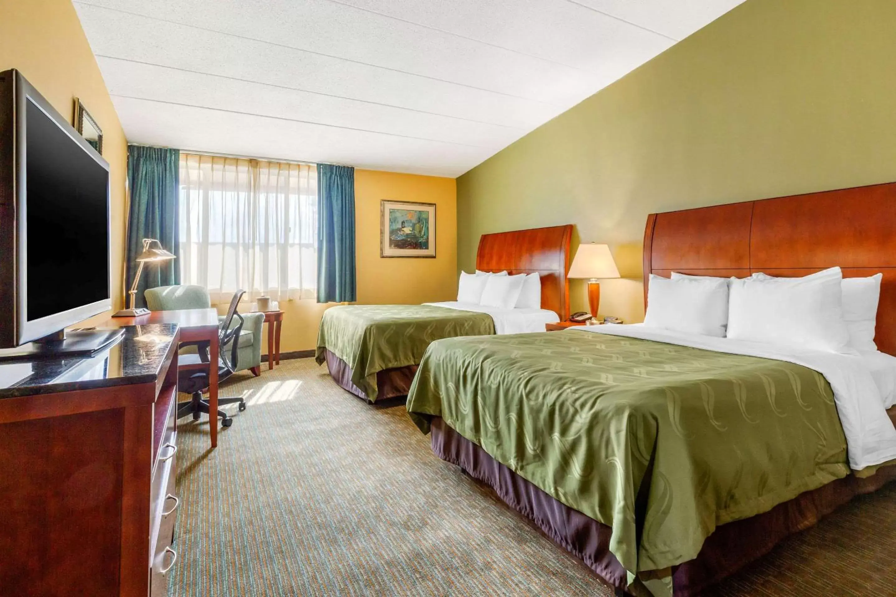 Photo of the whole room, Bed in Quality Inn Old Saybrook - Westbrook