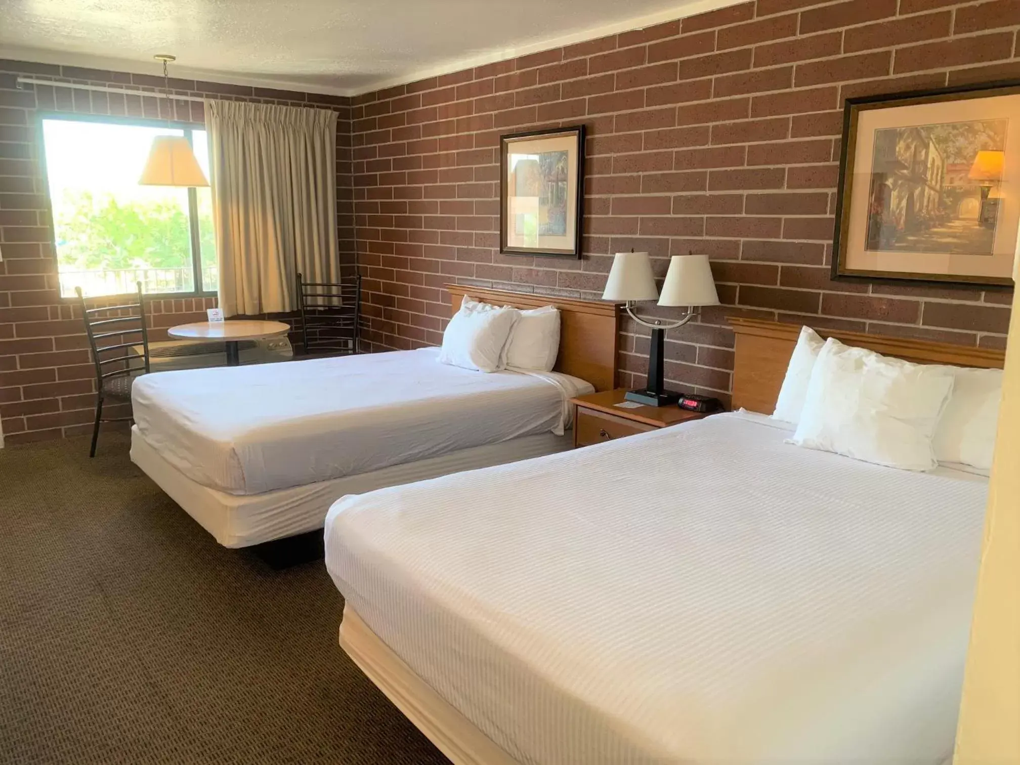 Photo of the whole room, Bed in Oquirrh Mountain Inn