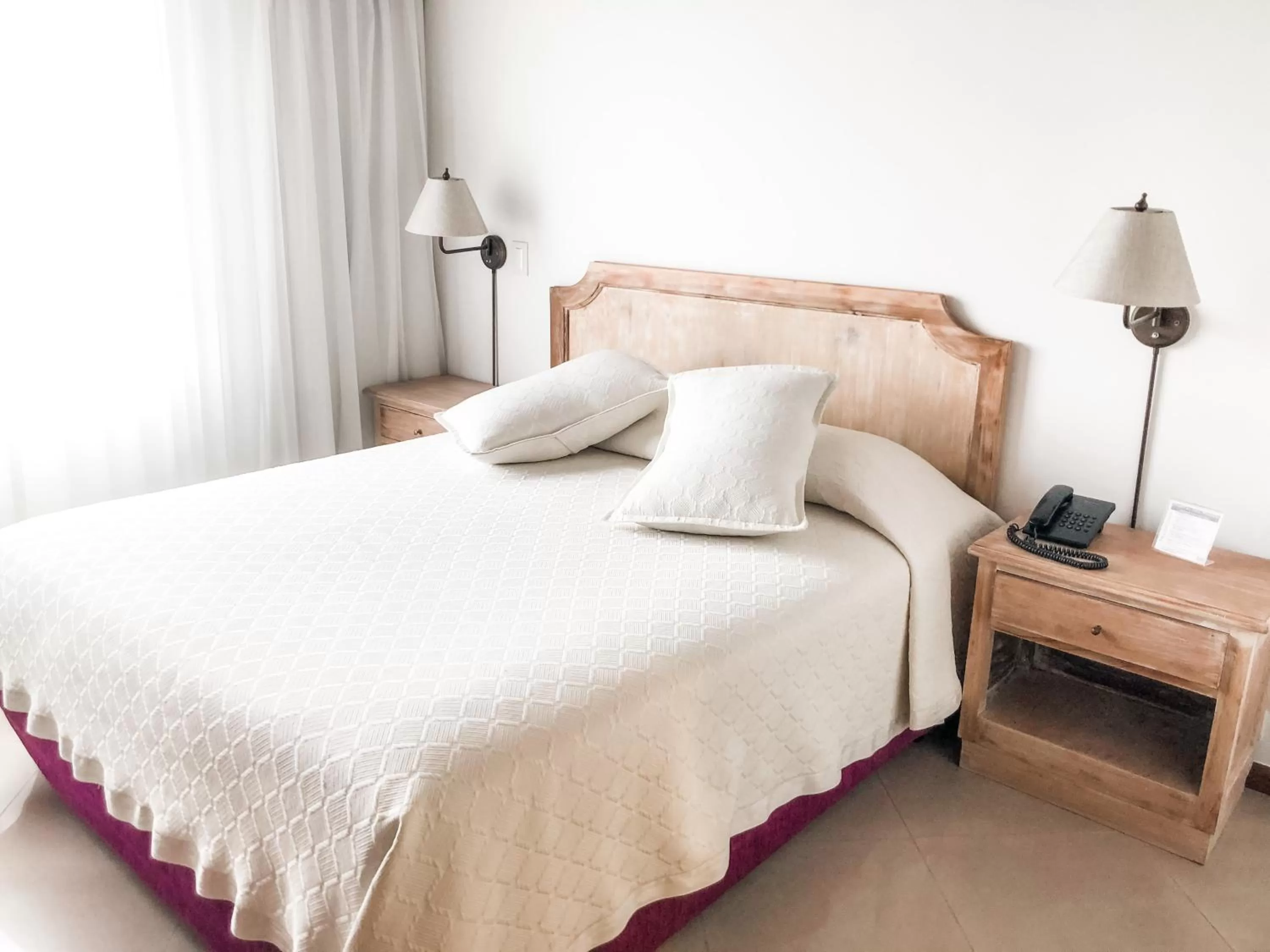 Bed in Portal del Rodeo ApartaHotel - Arkadia Mall