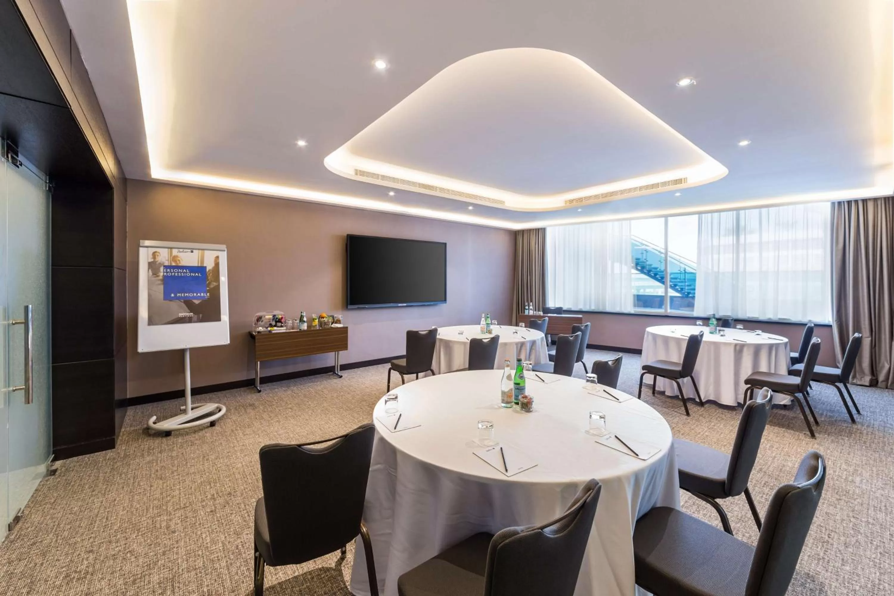 Business facilities in Radisson Blu Hotel, Dubai Canal View