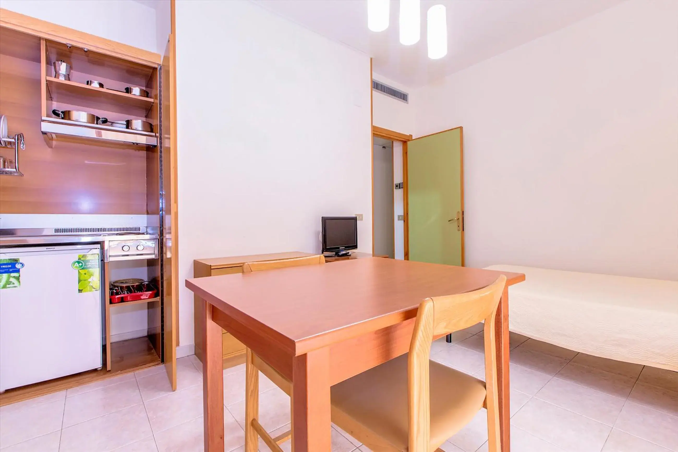 TV and multimedia, Kitchen/Kitchenette in Hotel Residence Ulivi E Palme