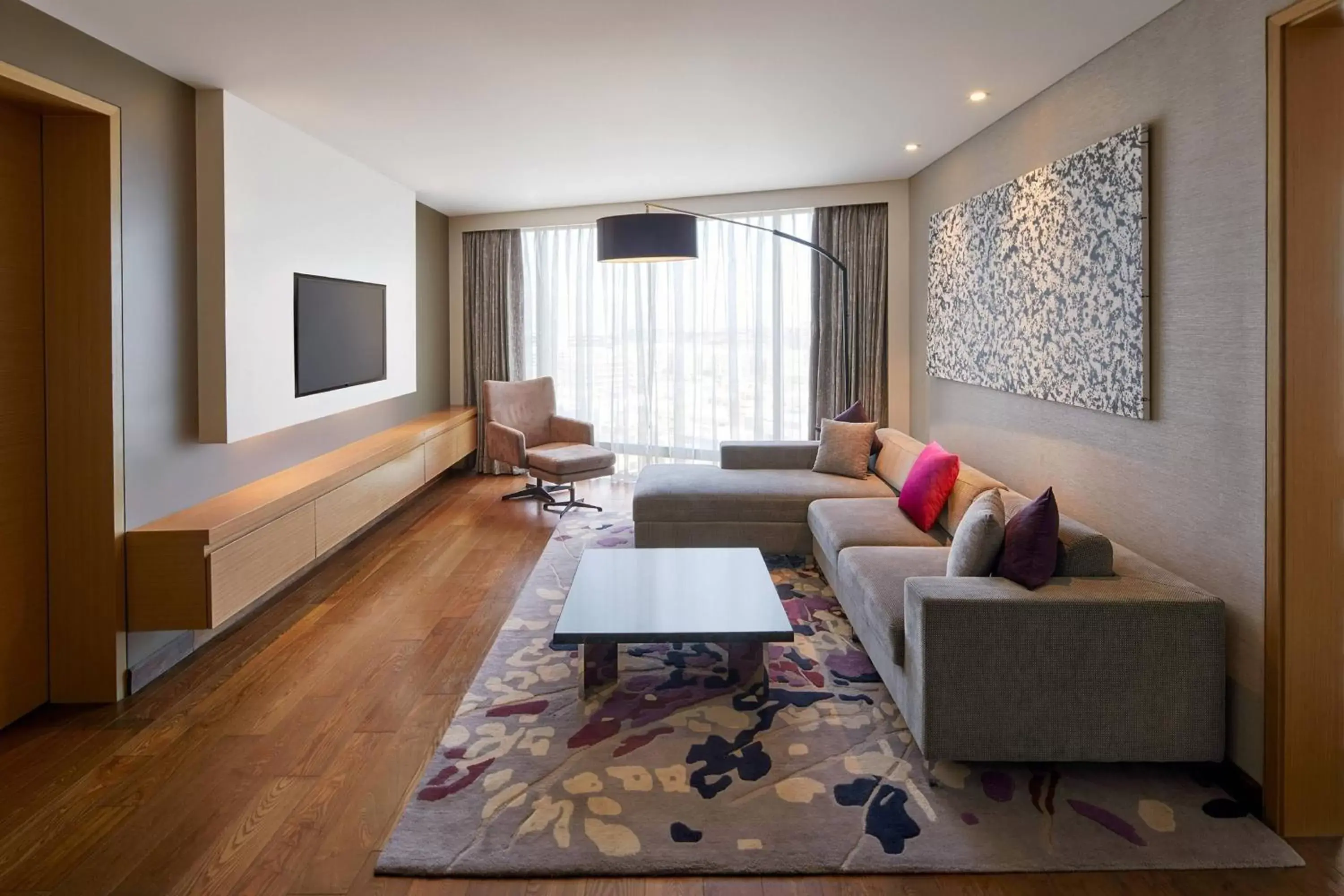 Living room, Seating Area in Marriott Executive Apartments Hyderabad