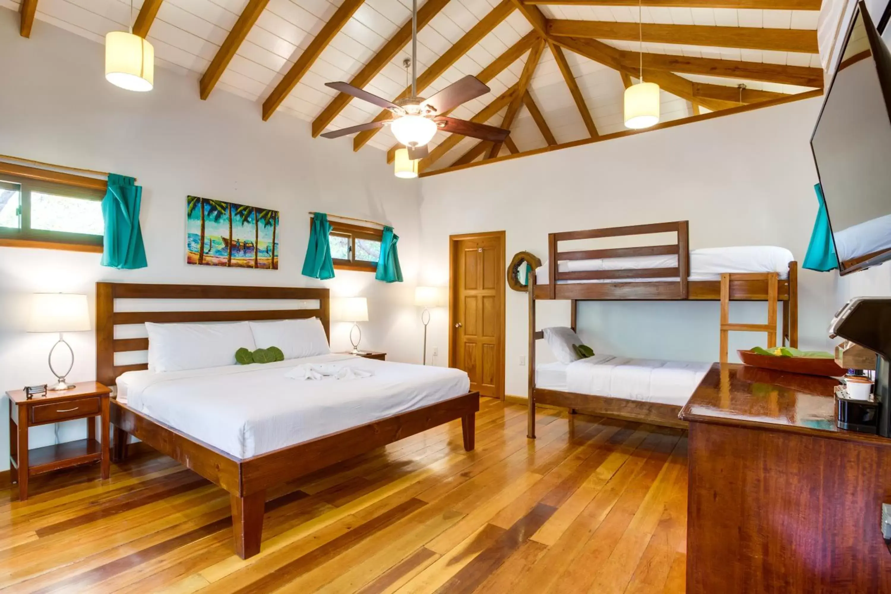 Photo of the whole room, Bunk Bed in Mariposa Belize Beach Resort