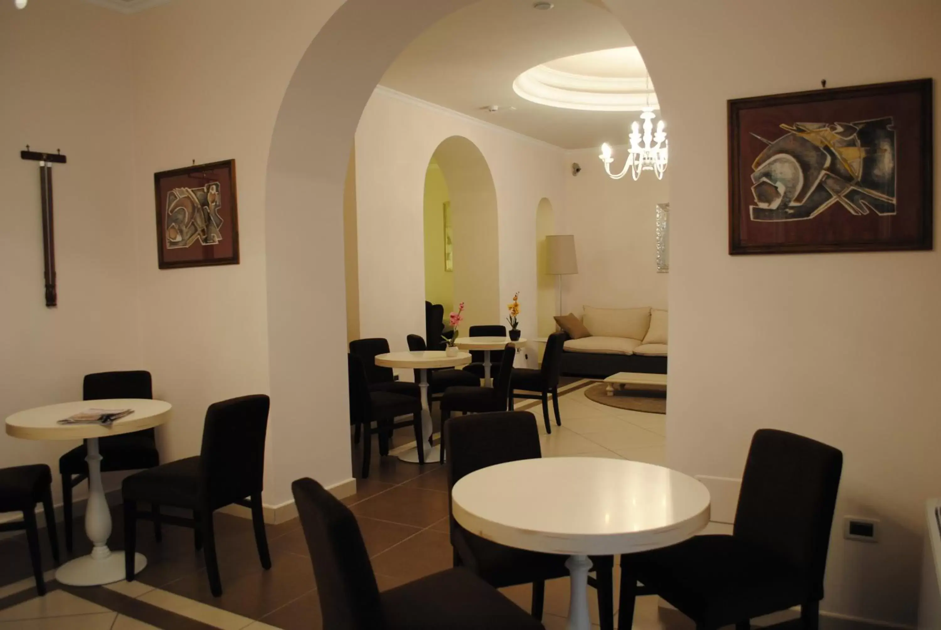 Lobby or reception, Restaurant/Places to Eat in Hotel Fini