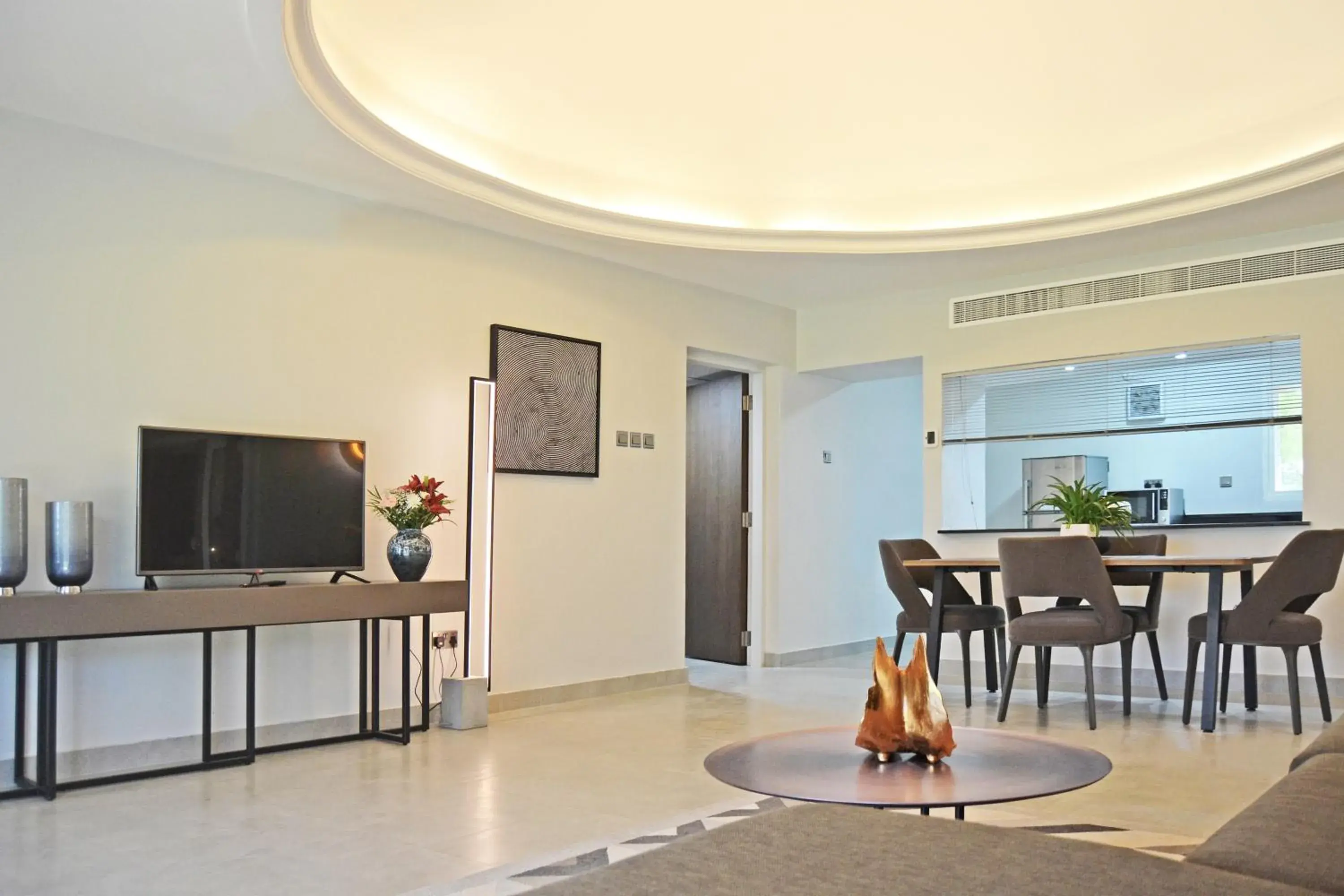 Dining area, TV/Entertainment Center in Marbella Resort