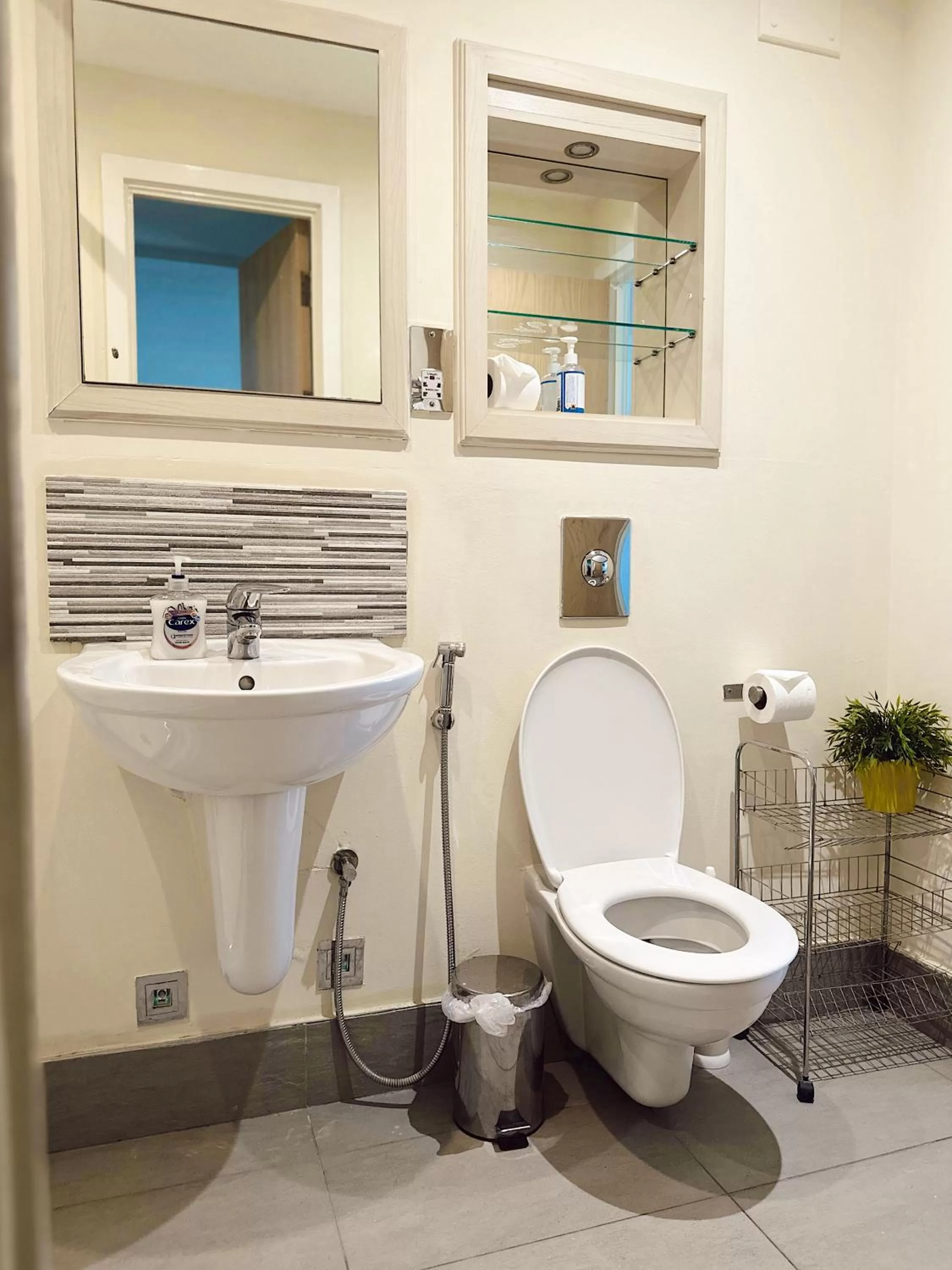 Toilet in Canary Wharf - Luxury Apartments