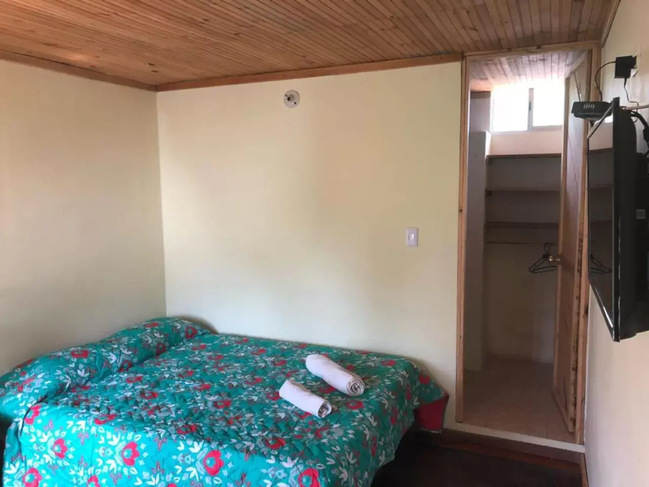 Double Room with Private Bathroom - single occupancy in Posada turística Quenari Wii Double Room with Private Bathroom - single occupancy in Posada turística Quenari Wii