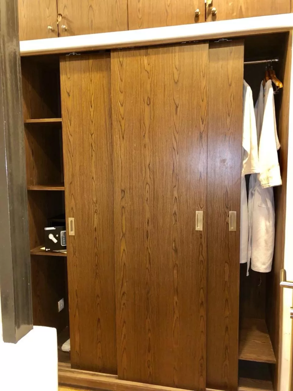 wardrobe in Asiban Quay Boutique Hotel